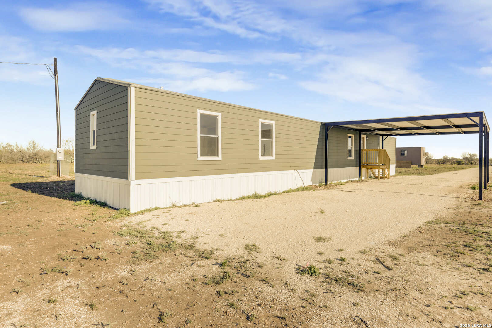 2811 CR 467 — photo