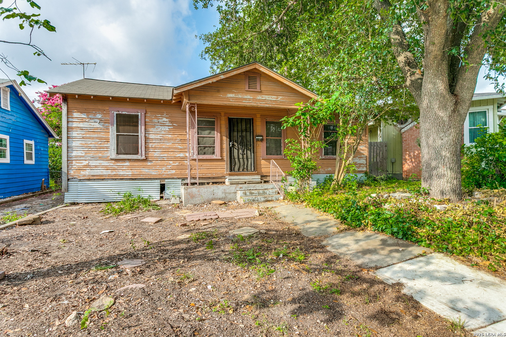 1330 W Rosewood Avenue — photo