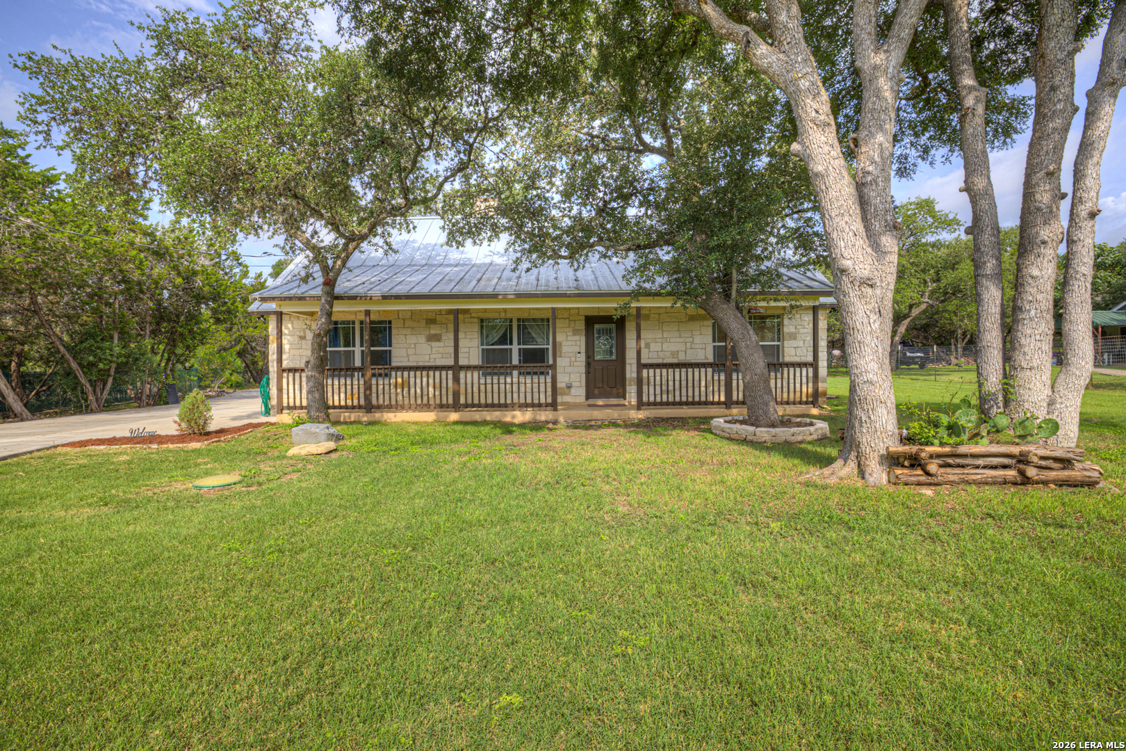 1840 Rustic Oak Lane — photo