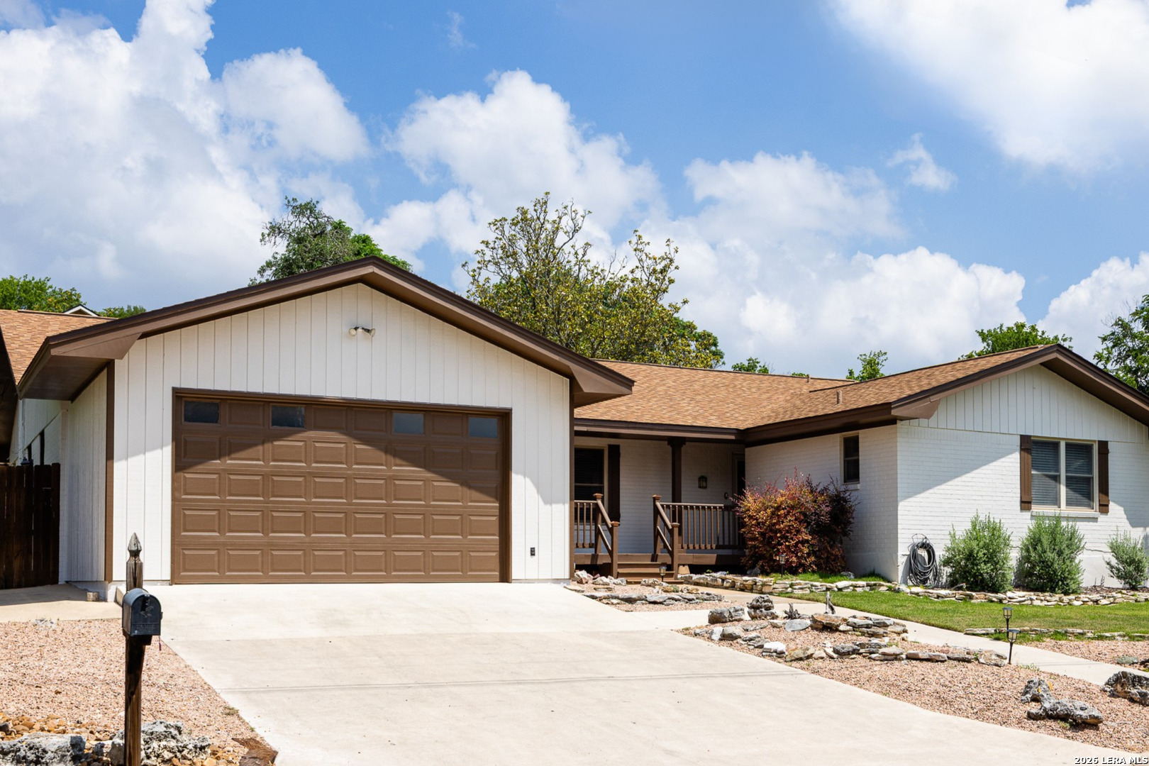 708 Mockingbird Lane — photo