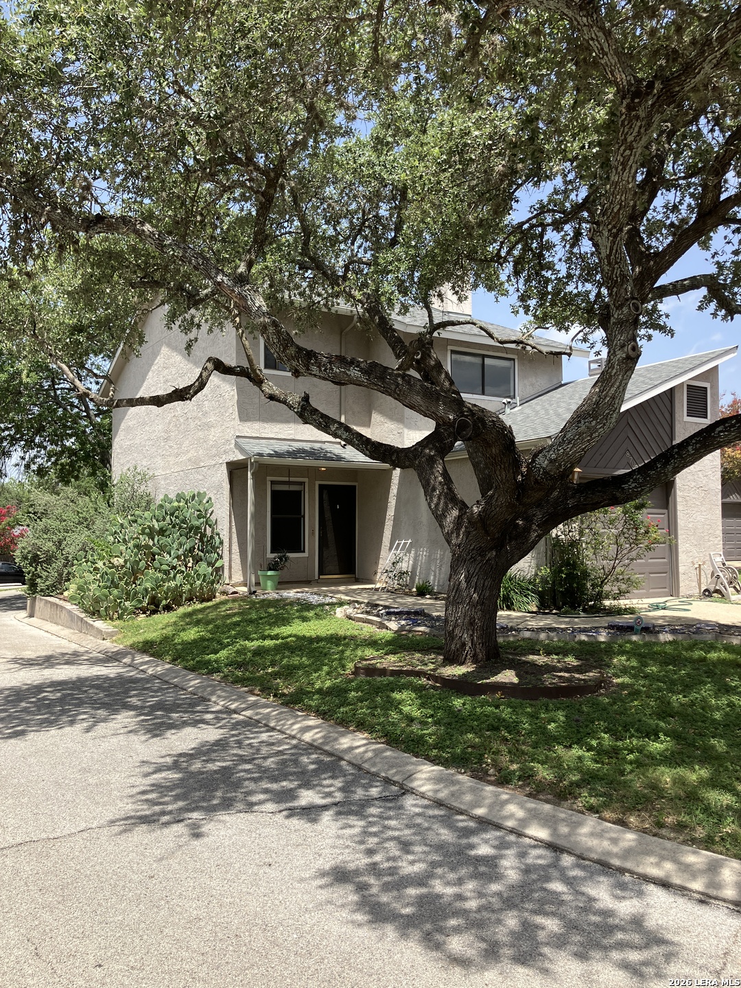 8702 Stream Circle — photo