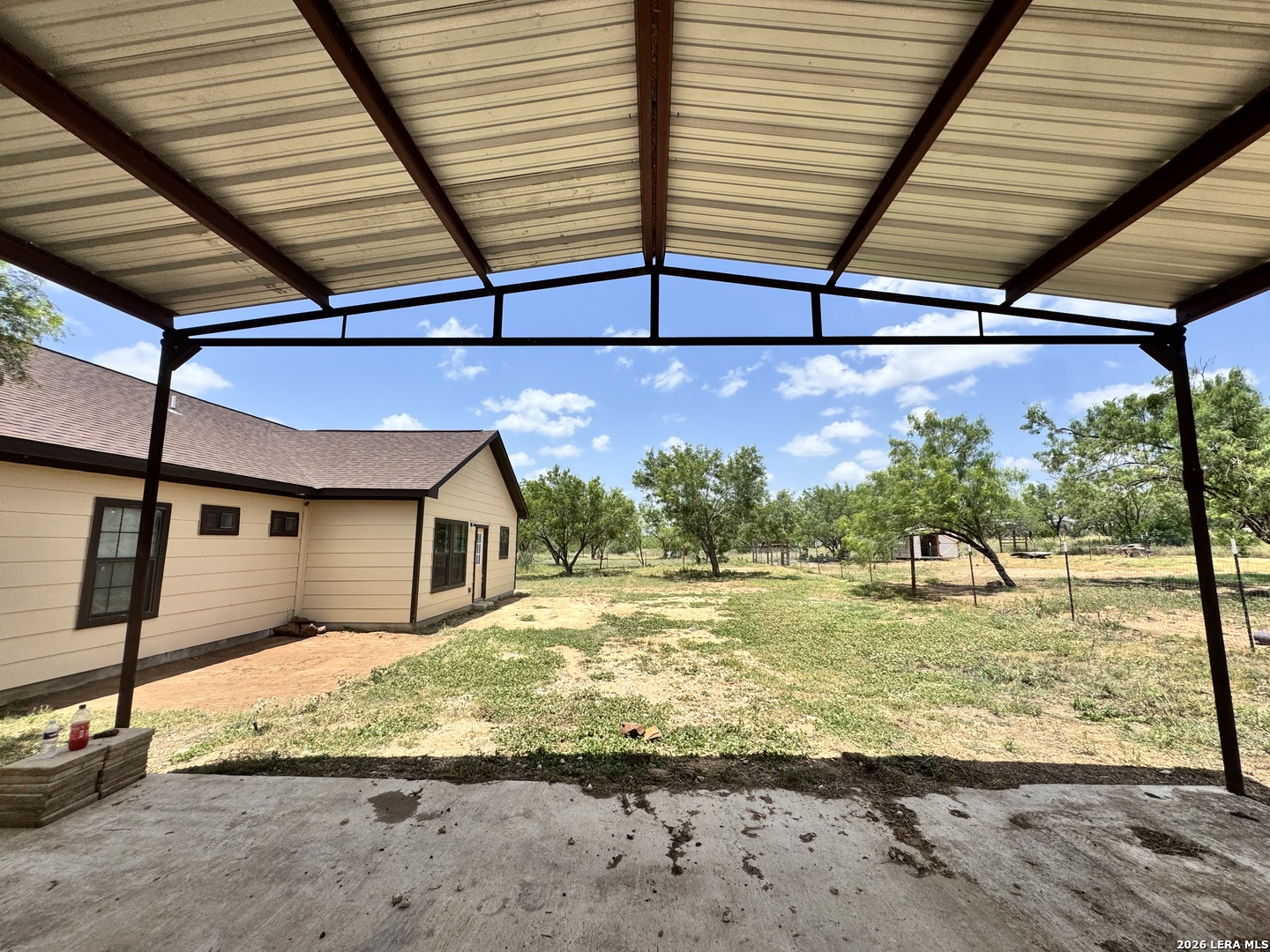141 County Road 2667, Devine, TX 78016 — photo 2