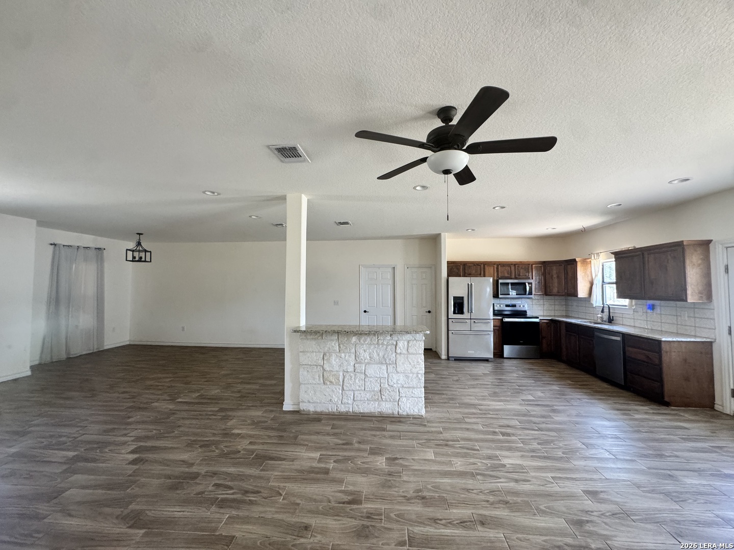 141 County Road 2667, Devine, TX 78016 — photo 3