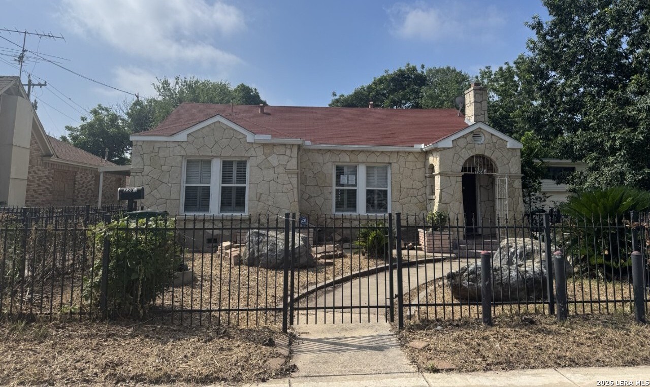 2204 Edison Drive — photo