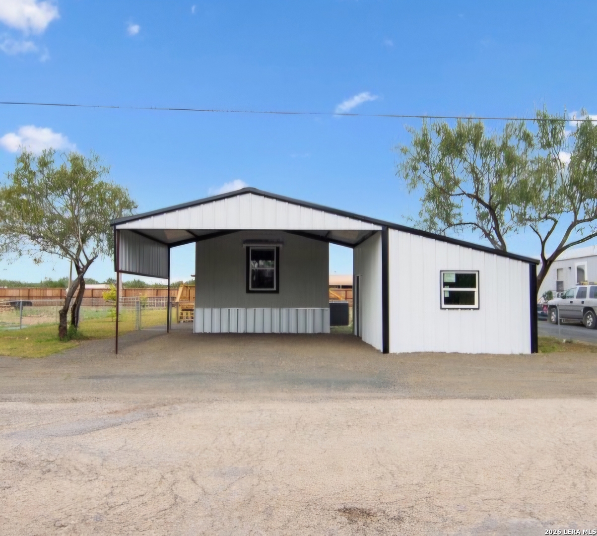 1824 Uvalde Estates Drive — photo