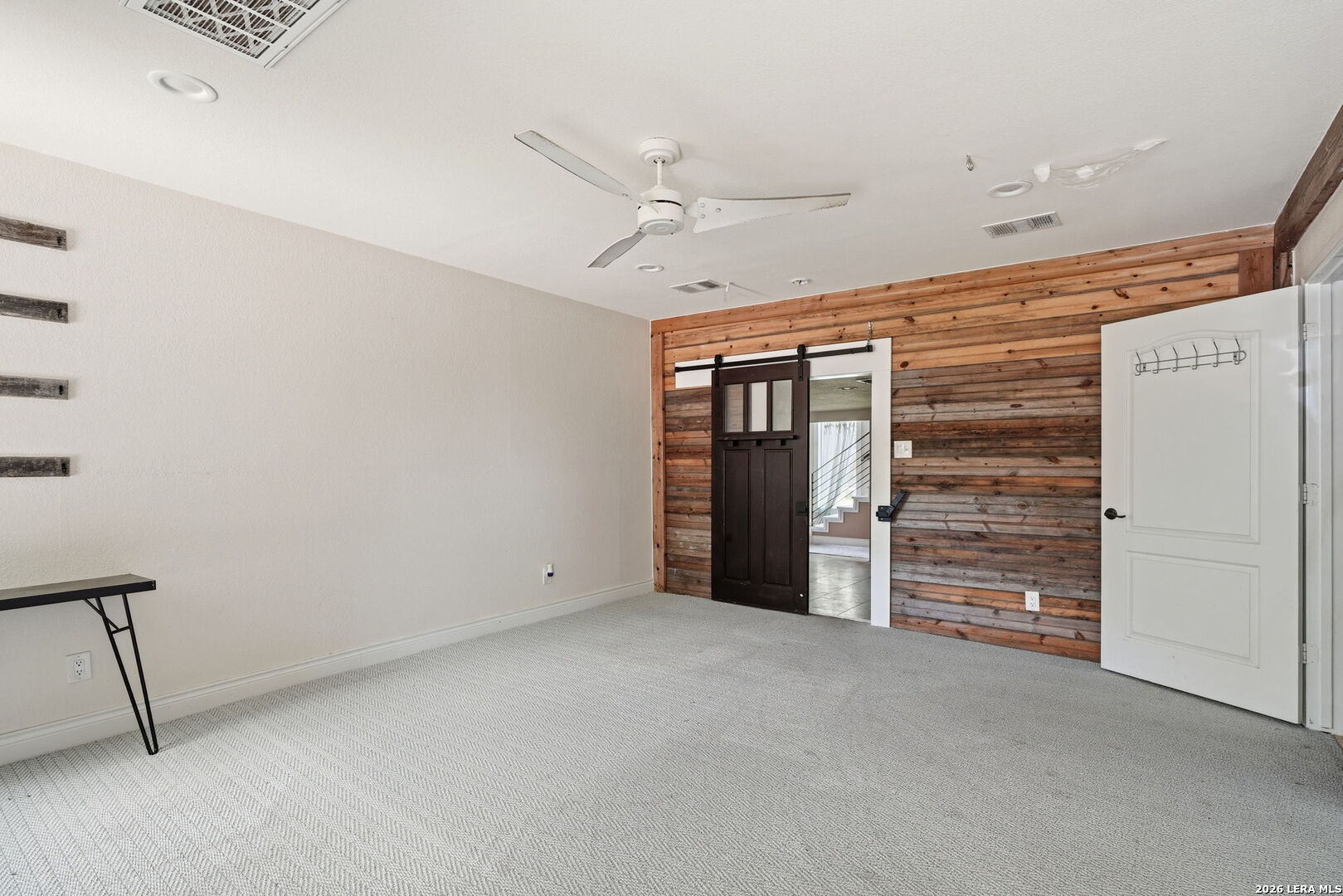 606 E Austin Street, Luling, TX 78648 — photo 3
