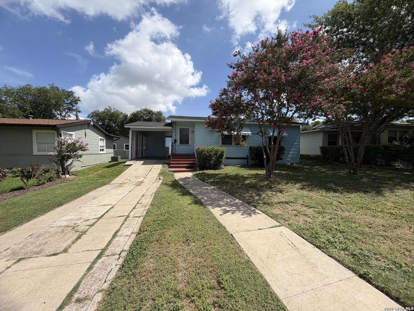 327 Blakeley Drive — photo