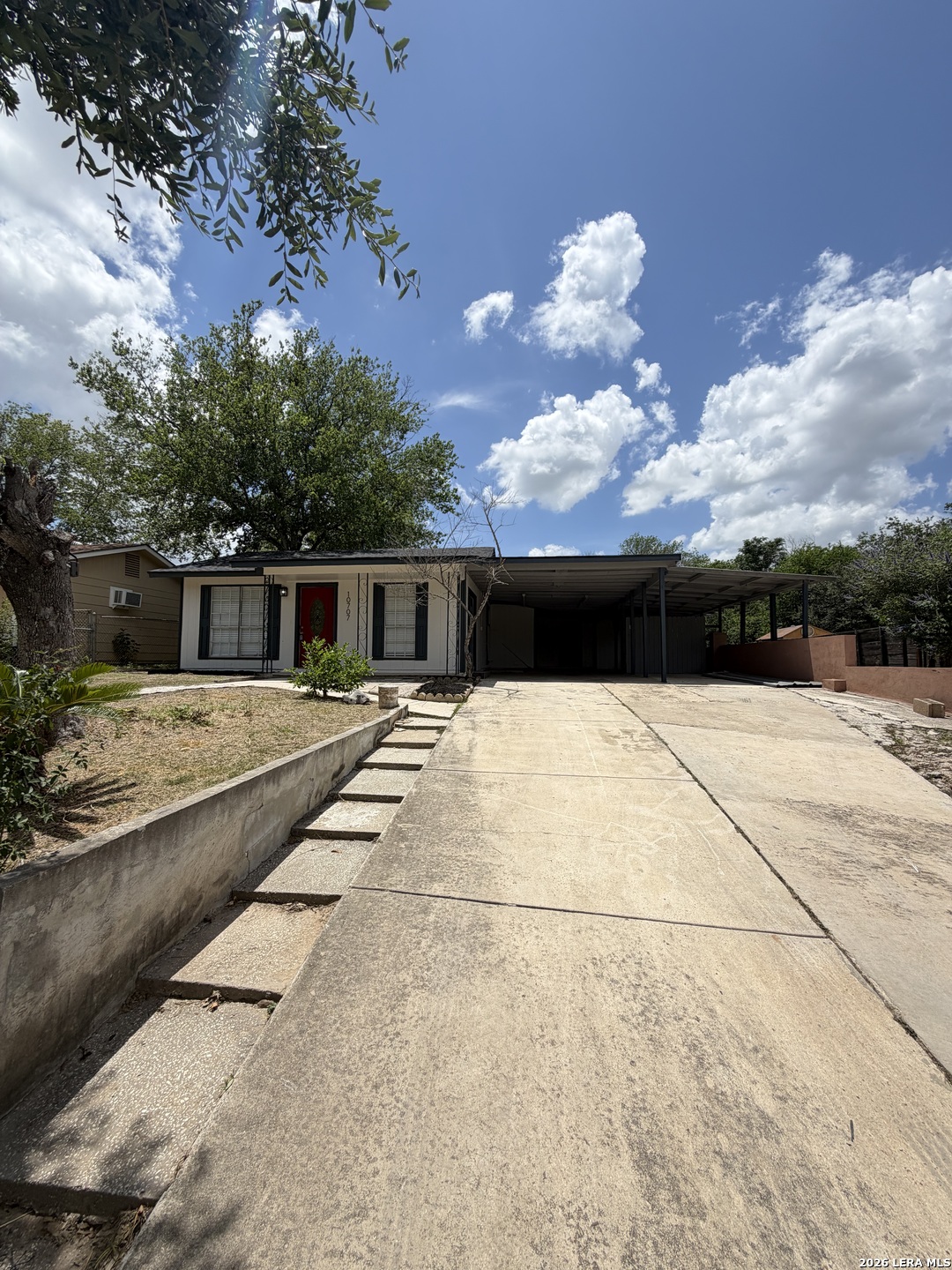 10707 Claymore — photo