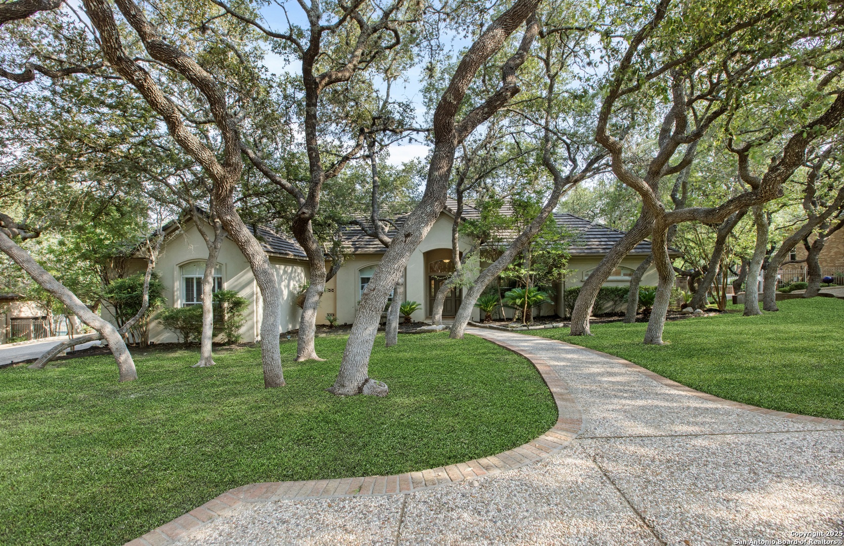 11835 Elmscourt — photo