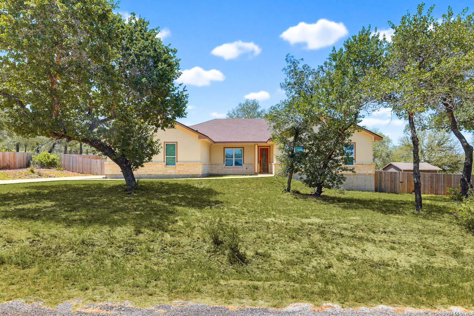160 Log Cabin Way — photo