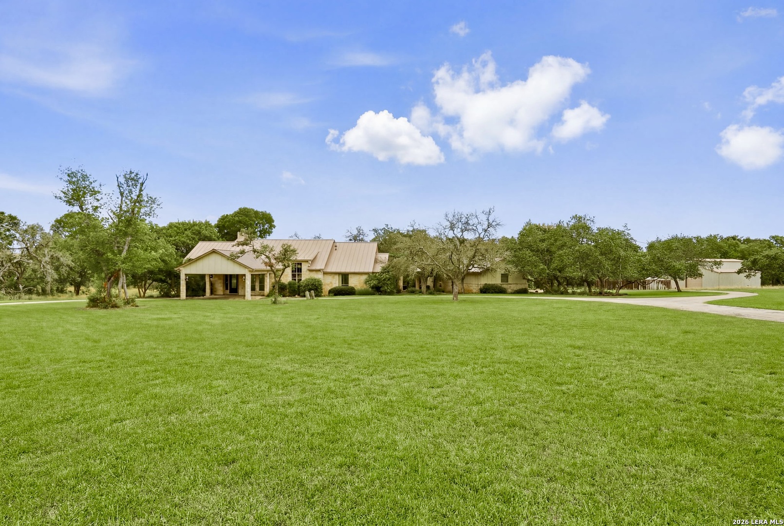 639 Sisterdale Road — photo