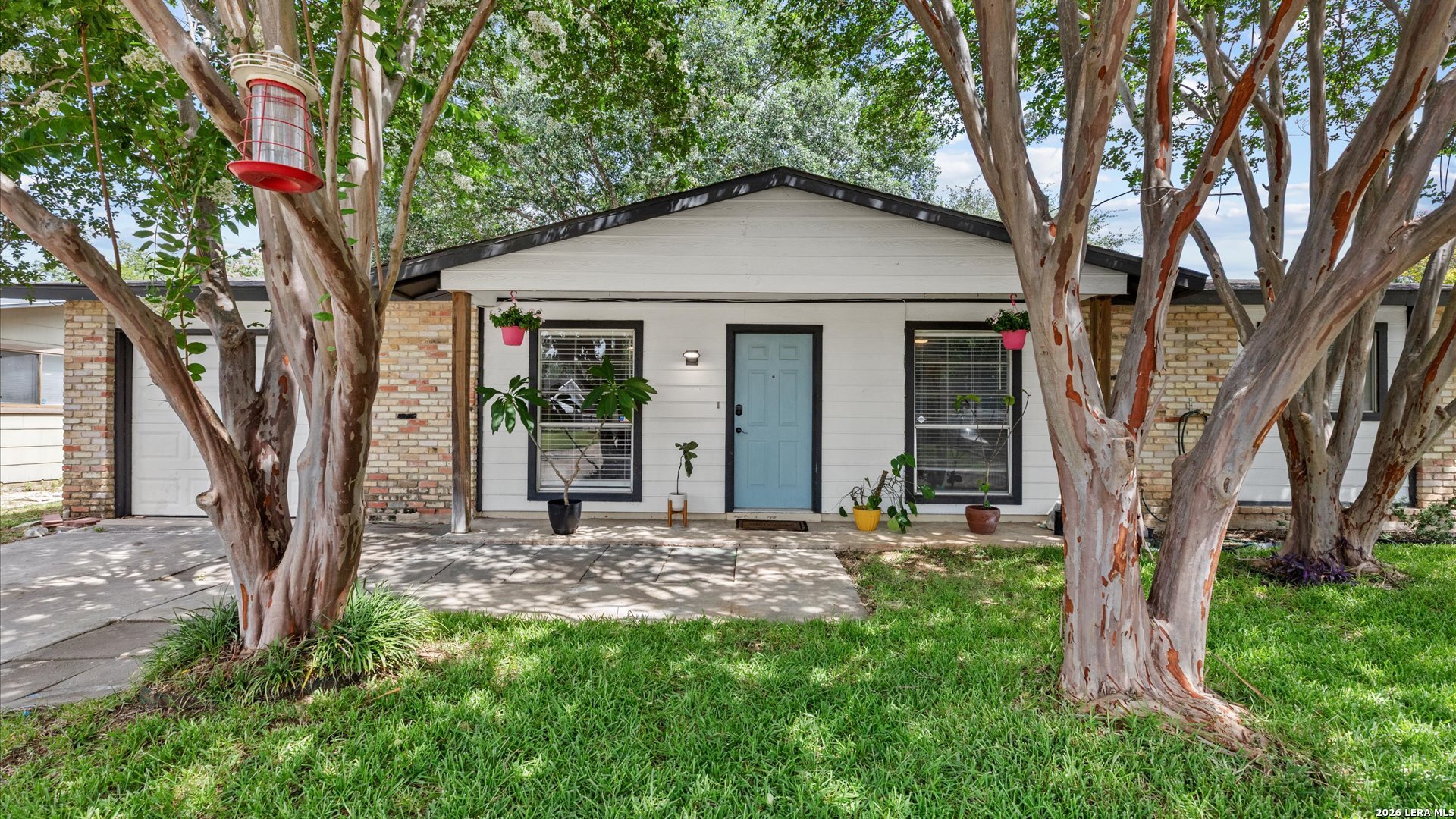 1025 Williamsburg — photo