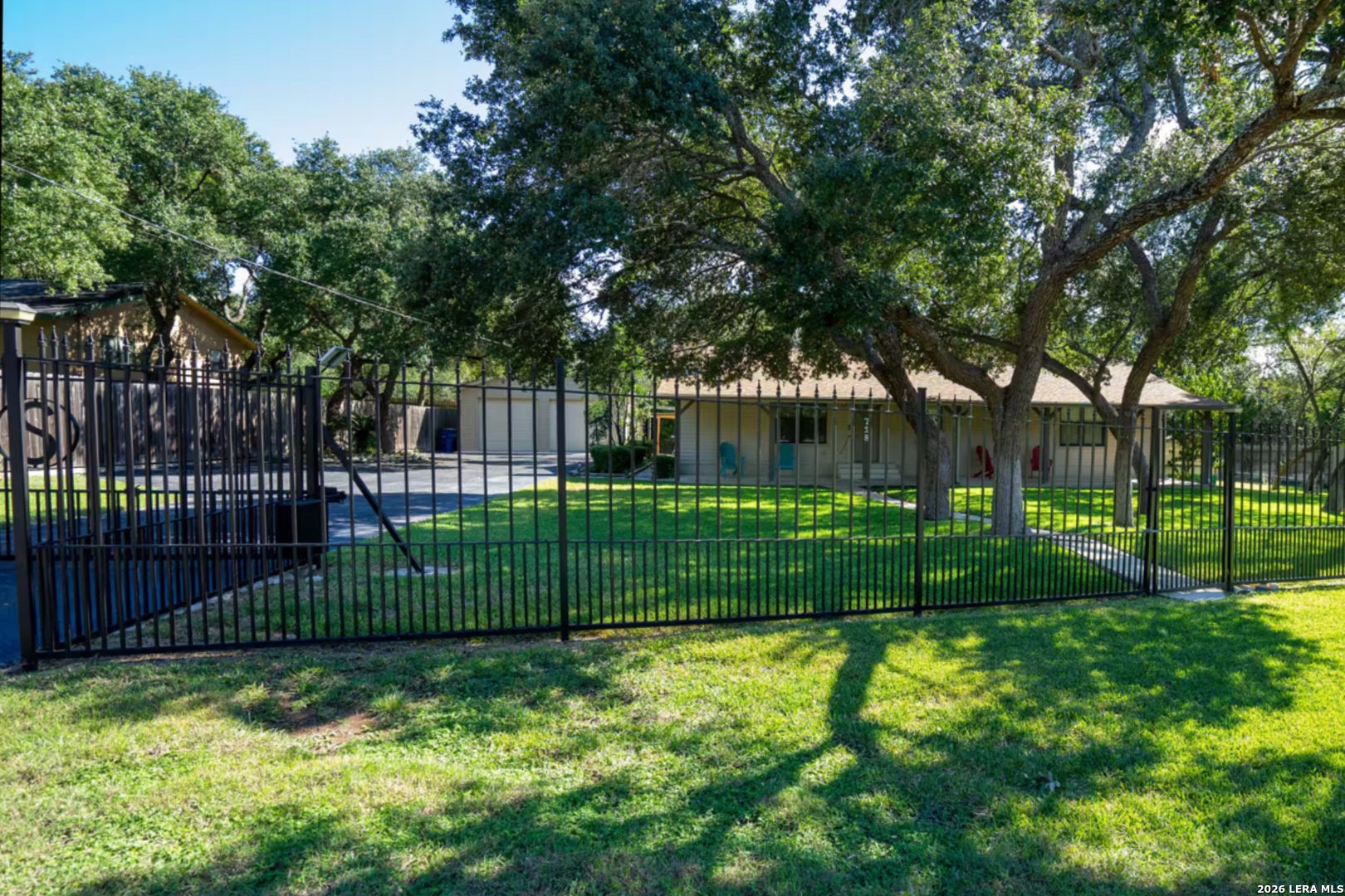718 Eastview Drive — photo