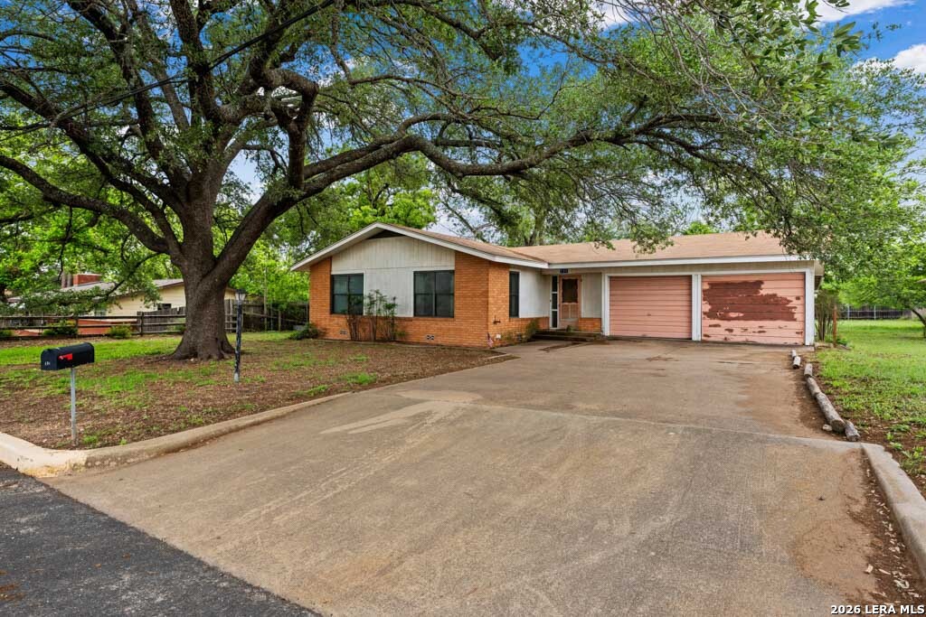 131 W Lower Crabapple Road — photo
