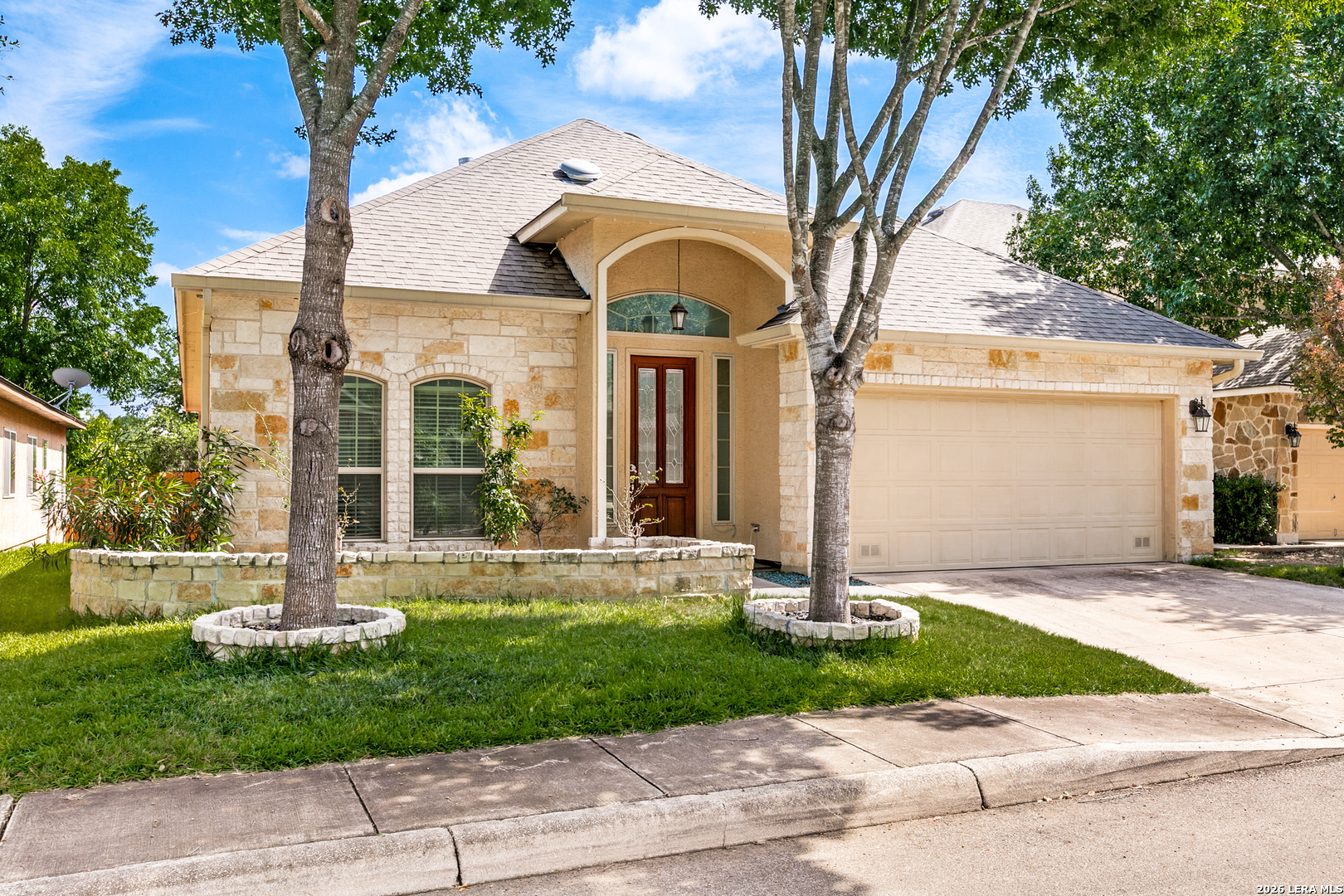 8422 Avalon Star — photo
