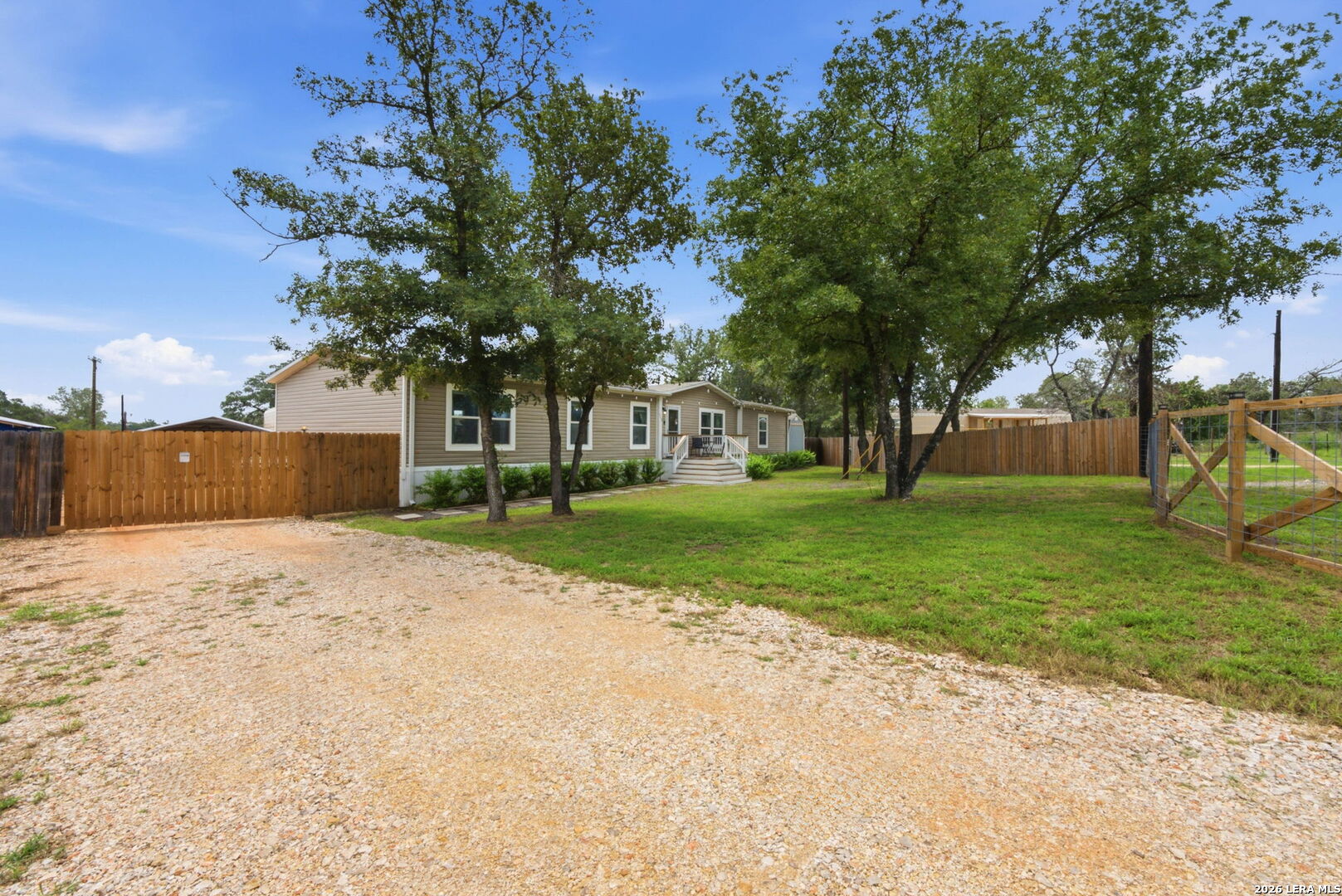 125 Acorn Holw — photo
