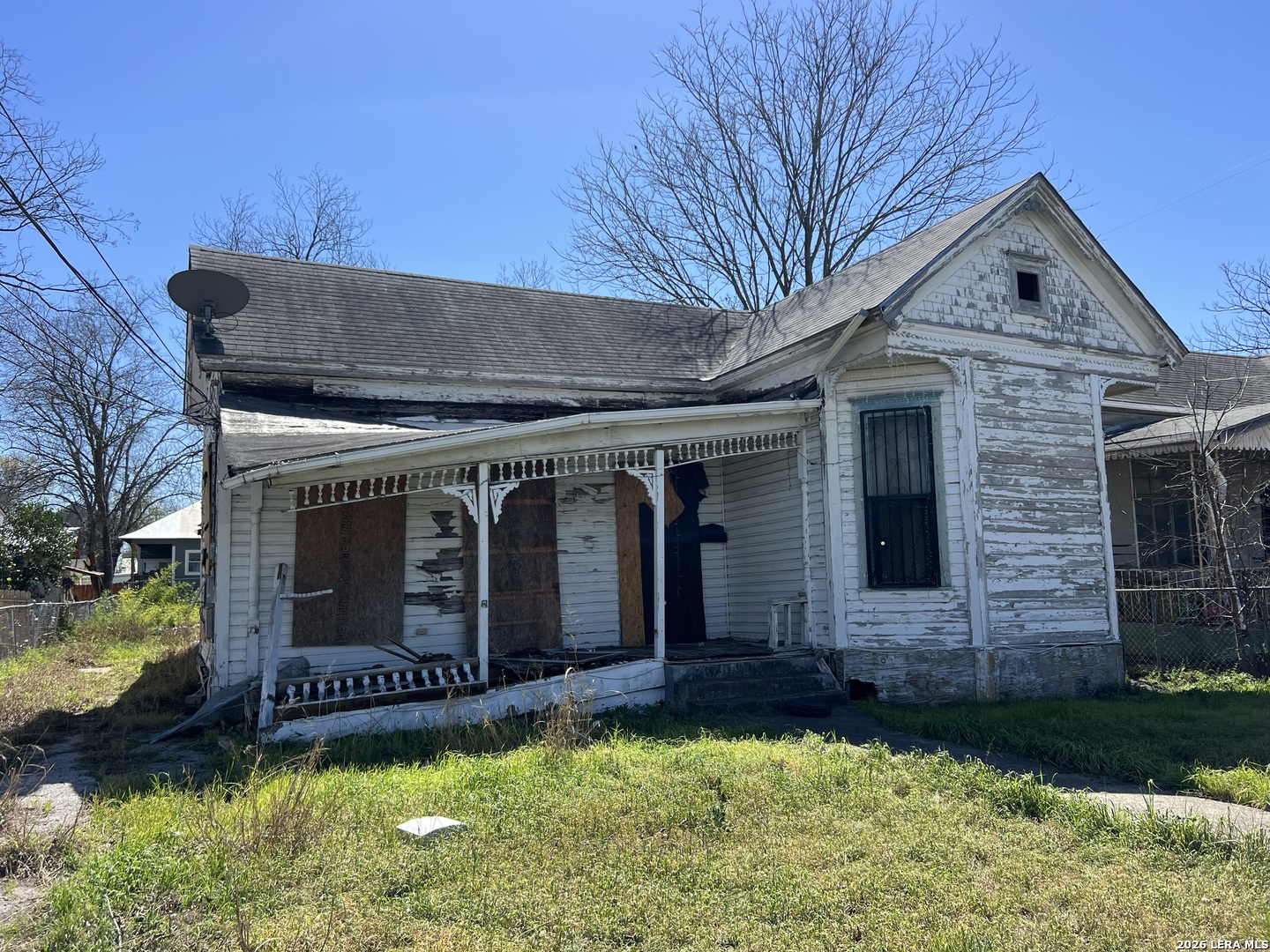 806 Burleson — photo