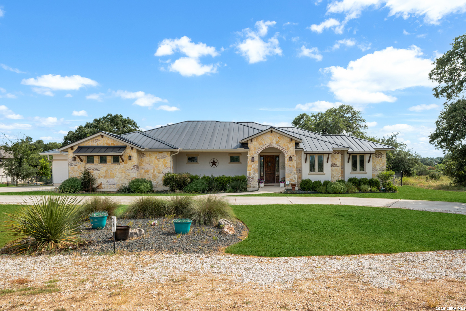 555 Curvatura — photo