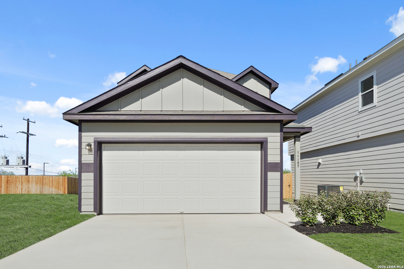 11107 Luckenbach Loop — photo
