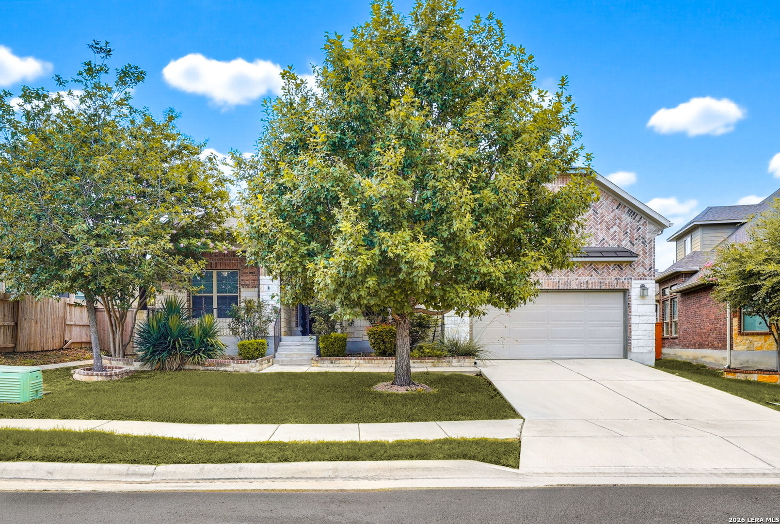813 Sussex CV — photo