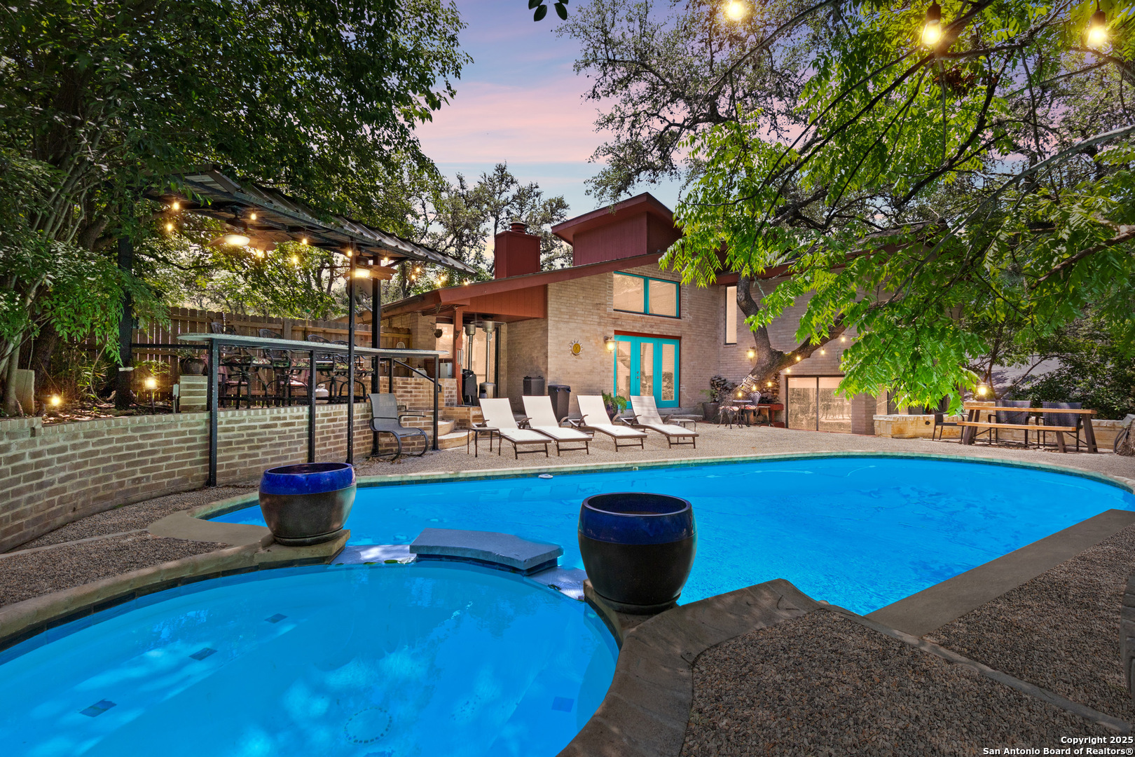 3511 Hunters Circle — photo