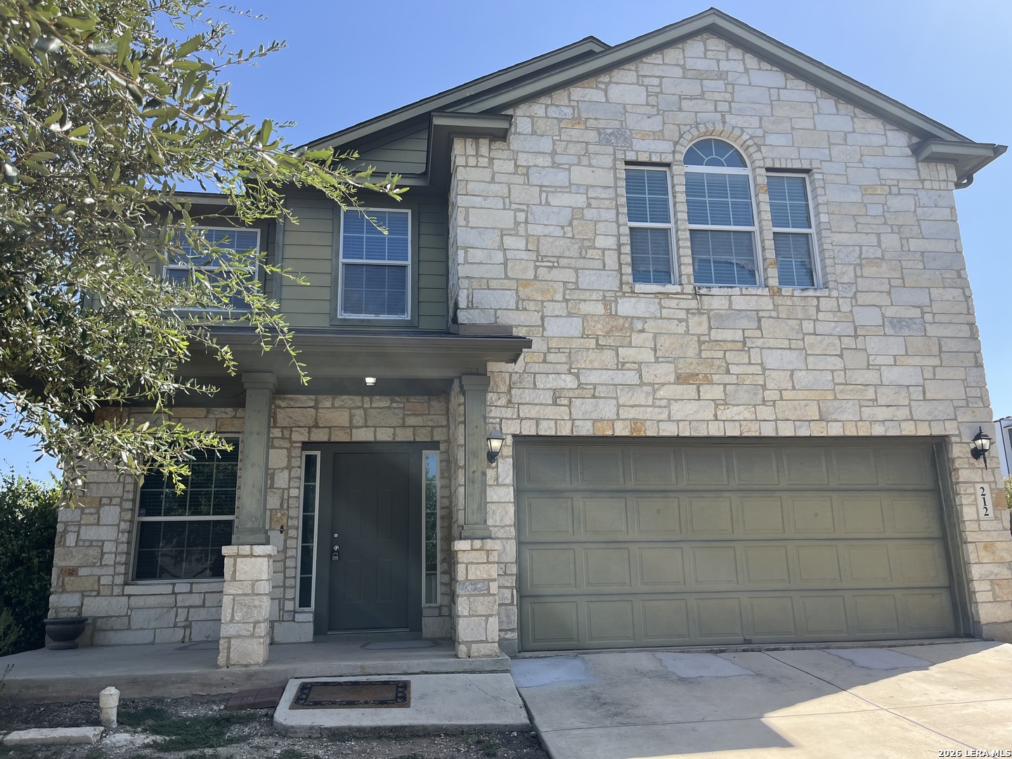 212 Oak Creek Way — photo