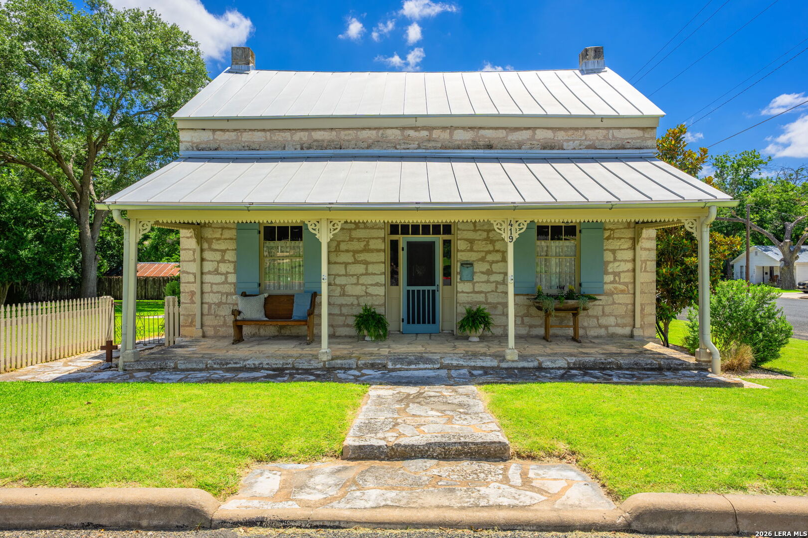419 W San Antonio Street — photo