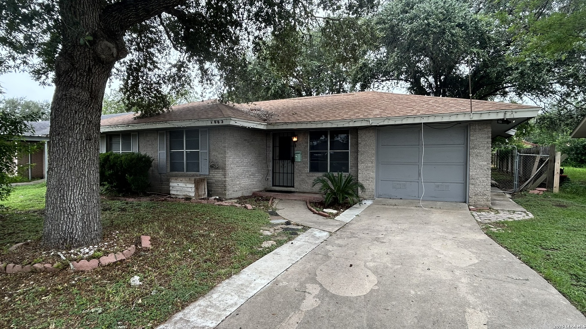 1009 E Clare Street — photo