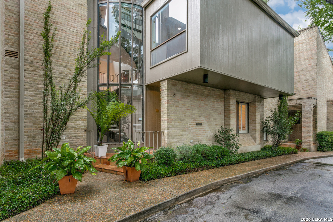 3 Gallery Court B — photo