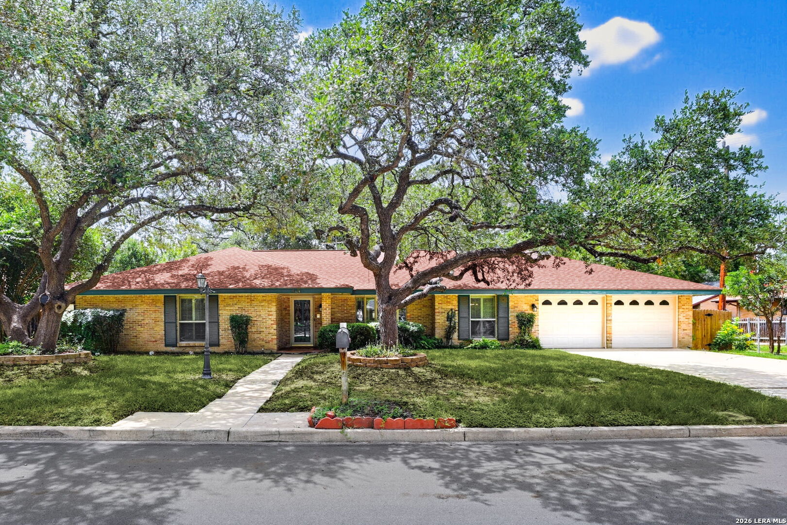 413 Golfcrest — photo