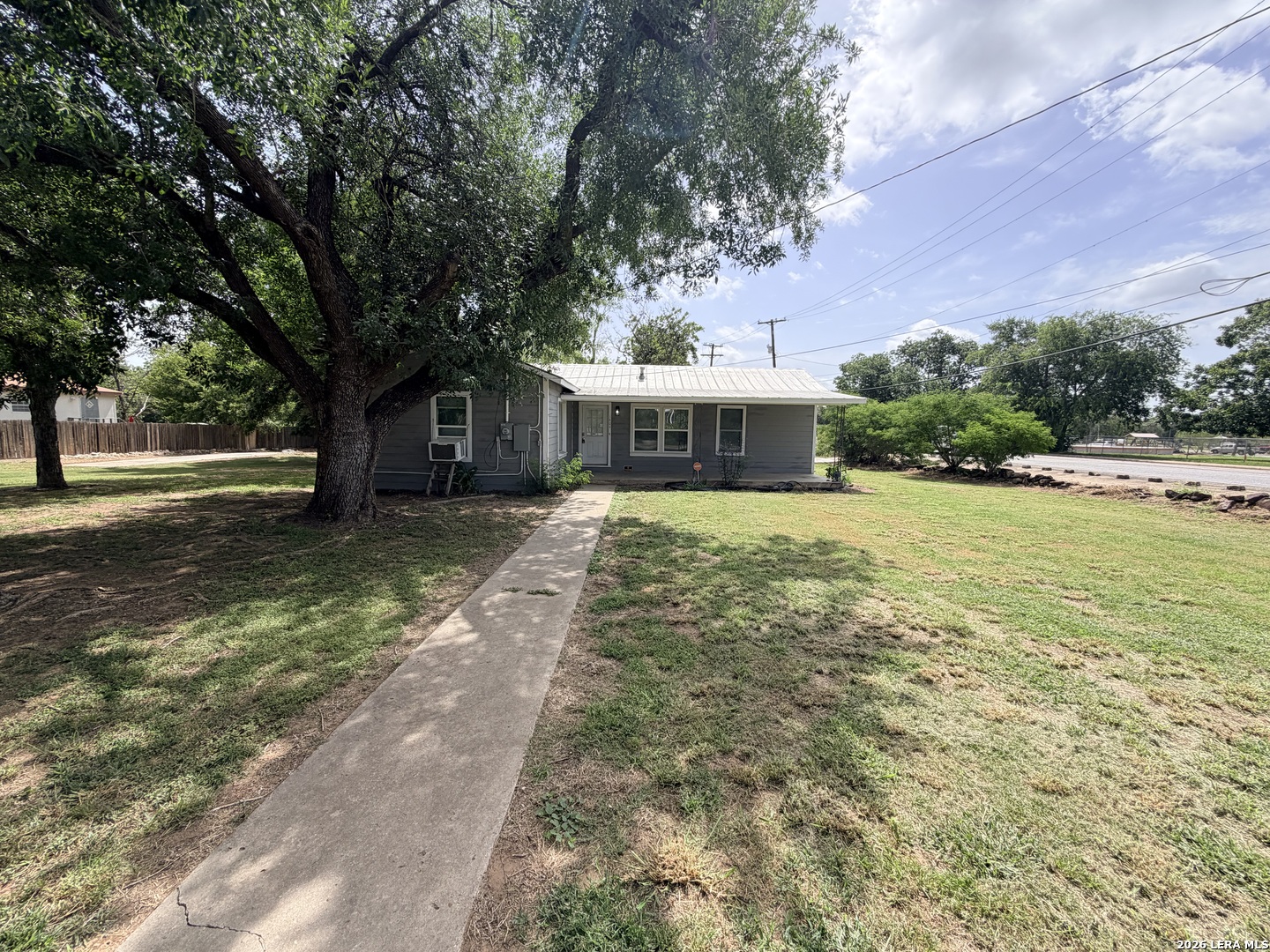 1404 N Main Street — photo