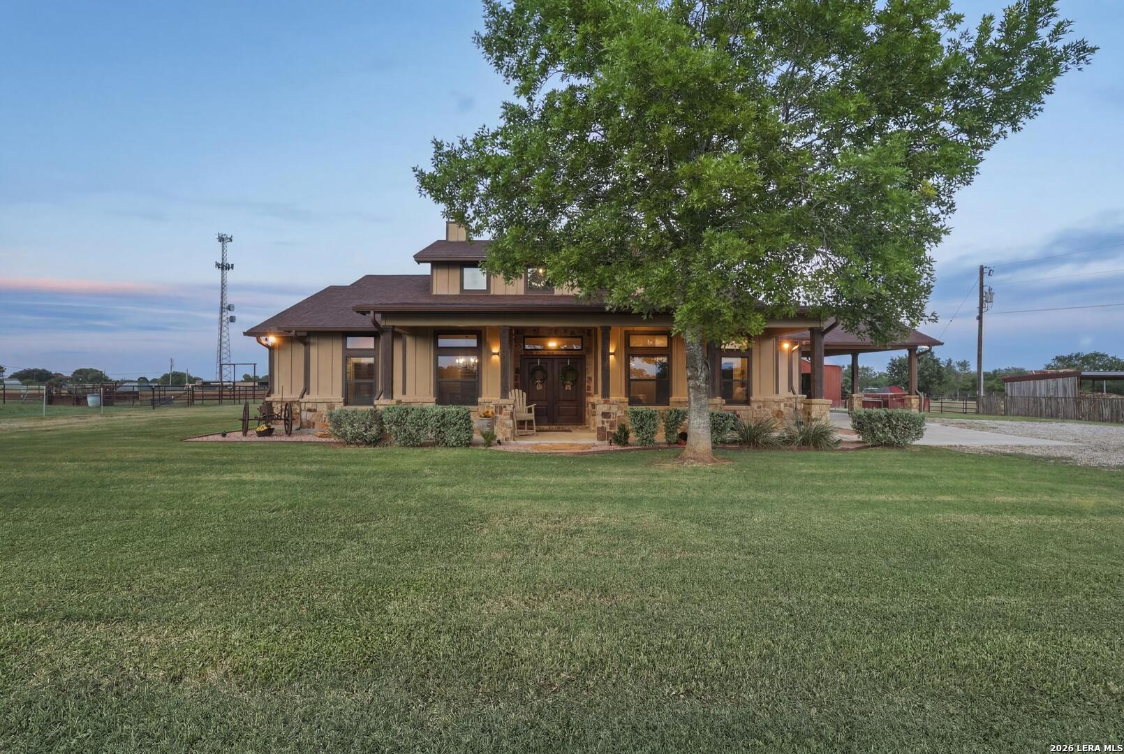 10085 FM 775 — photo