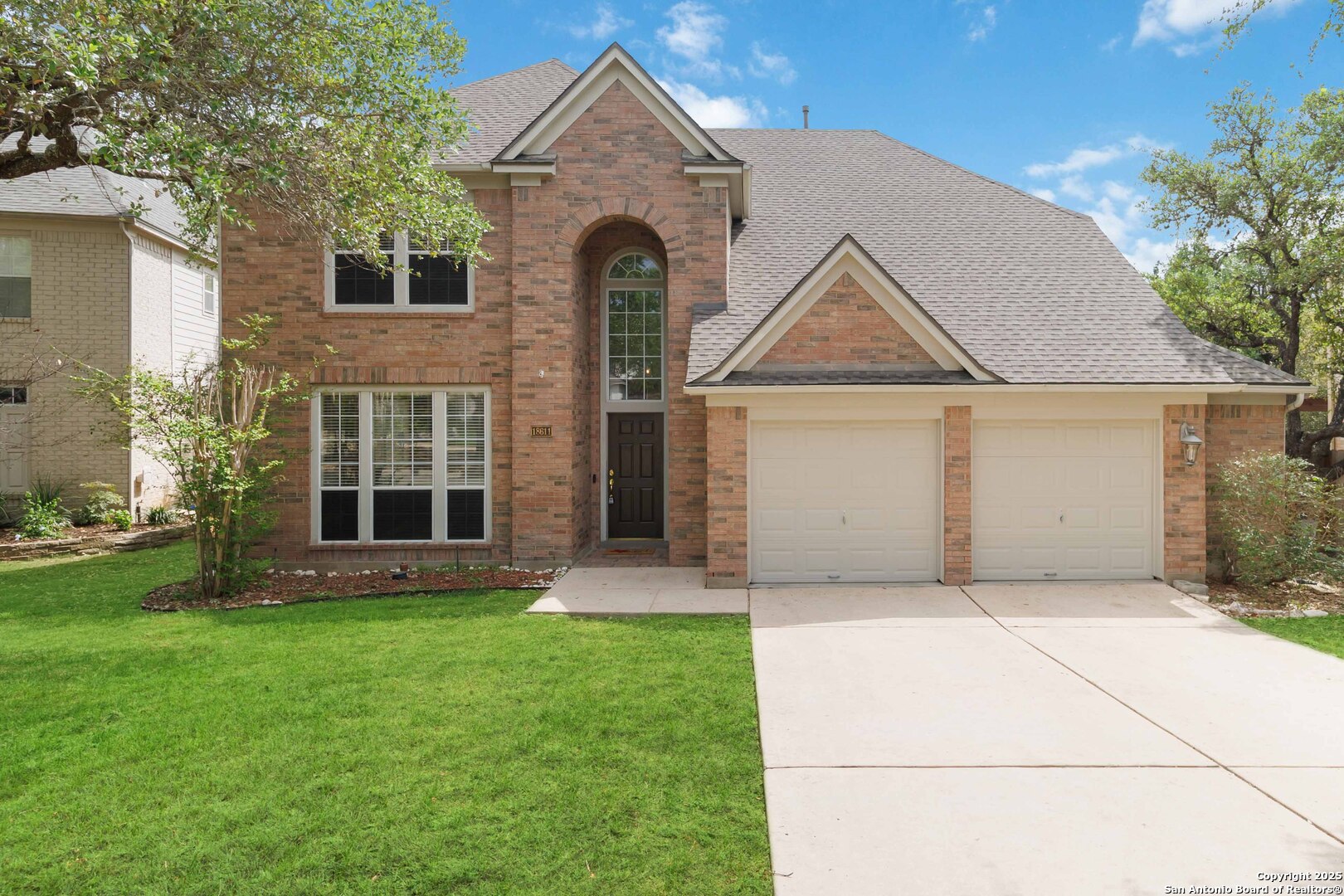 18611 Surreywood — photo