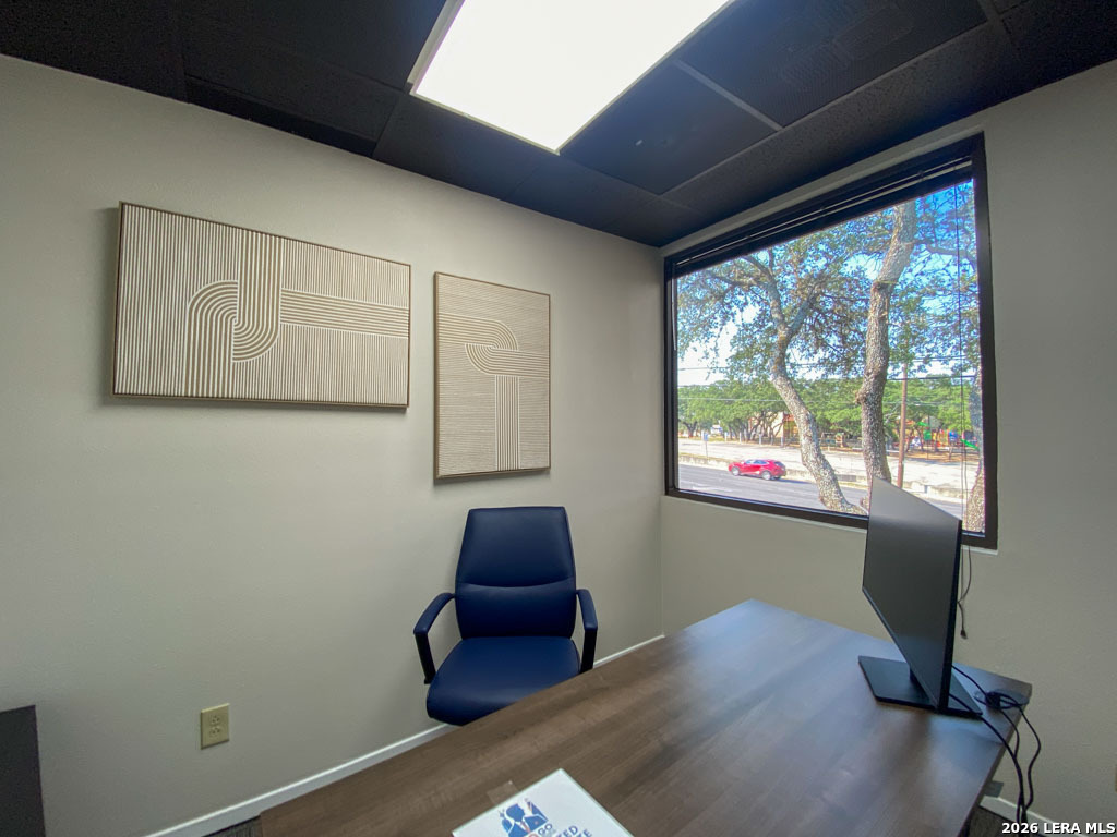 10918 Vance Jackson Road Ste 203 — photo