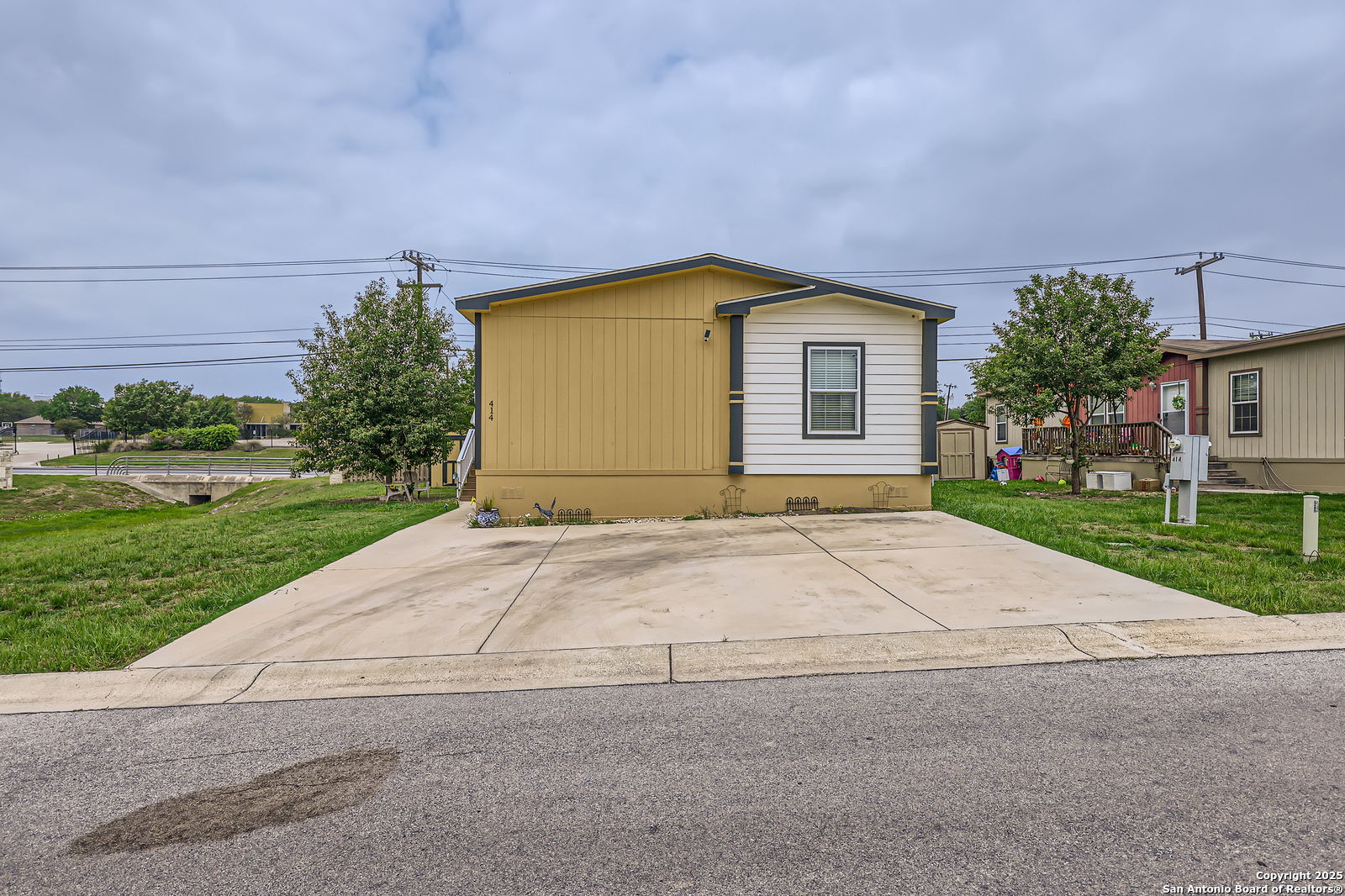 414 Bucks Circle — photo