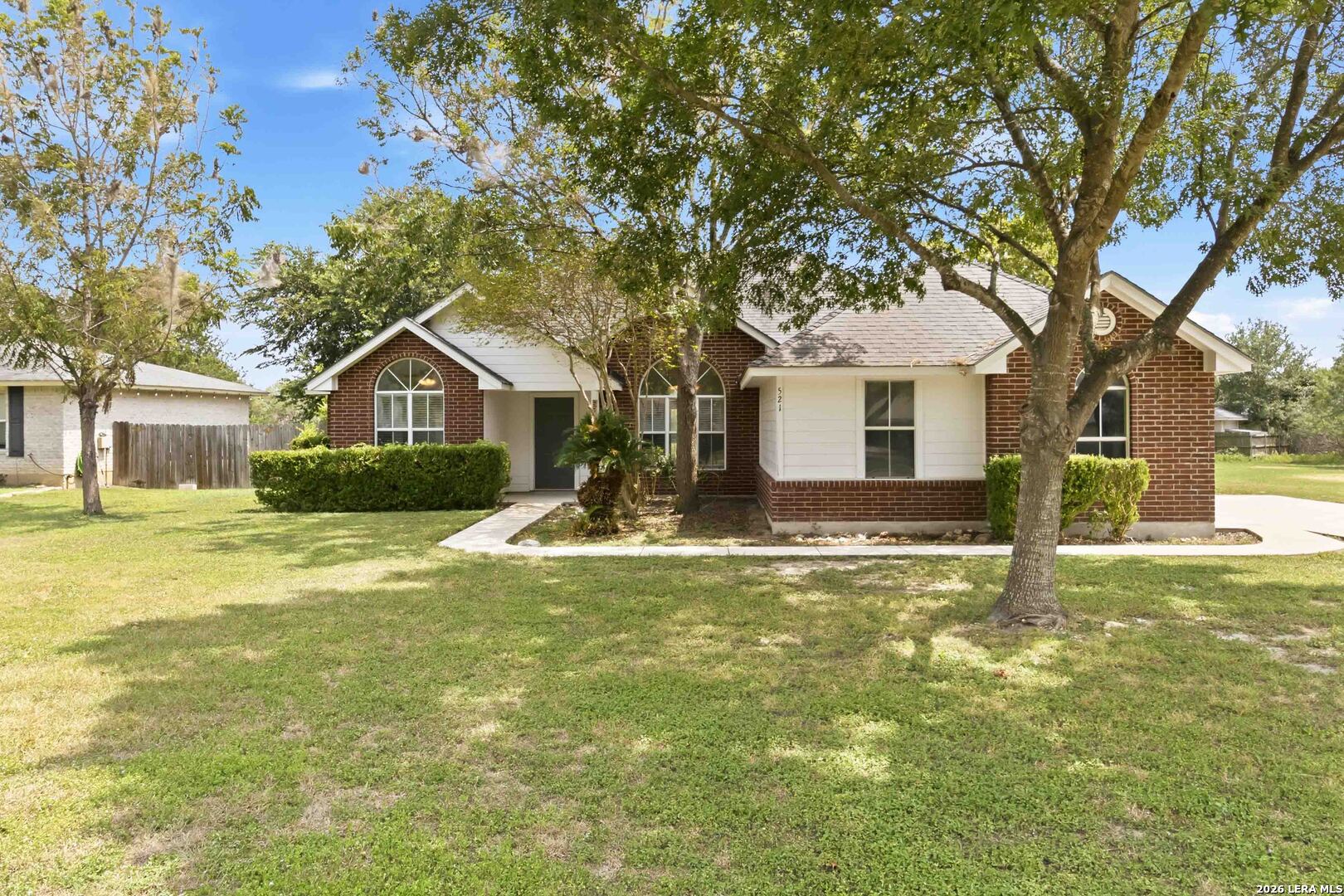 521 Woodlake Drive — photo