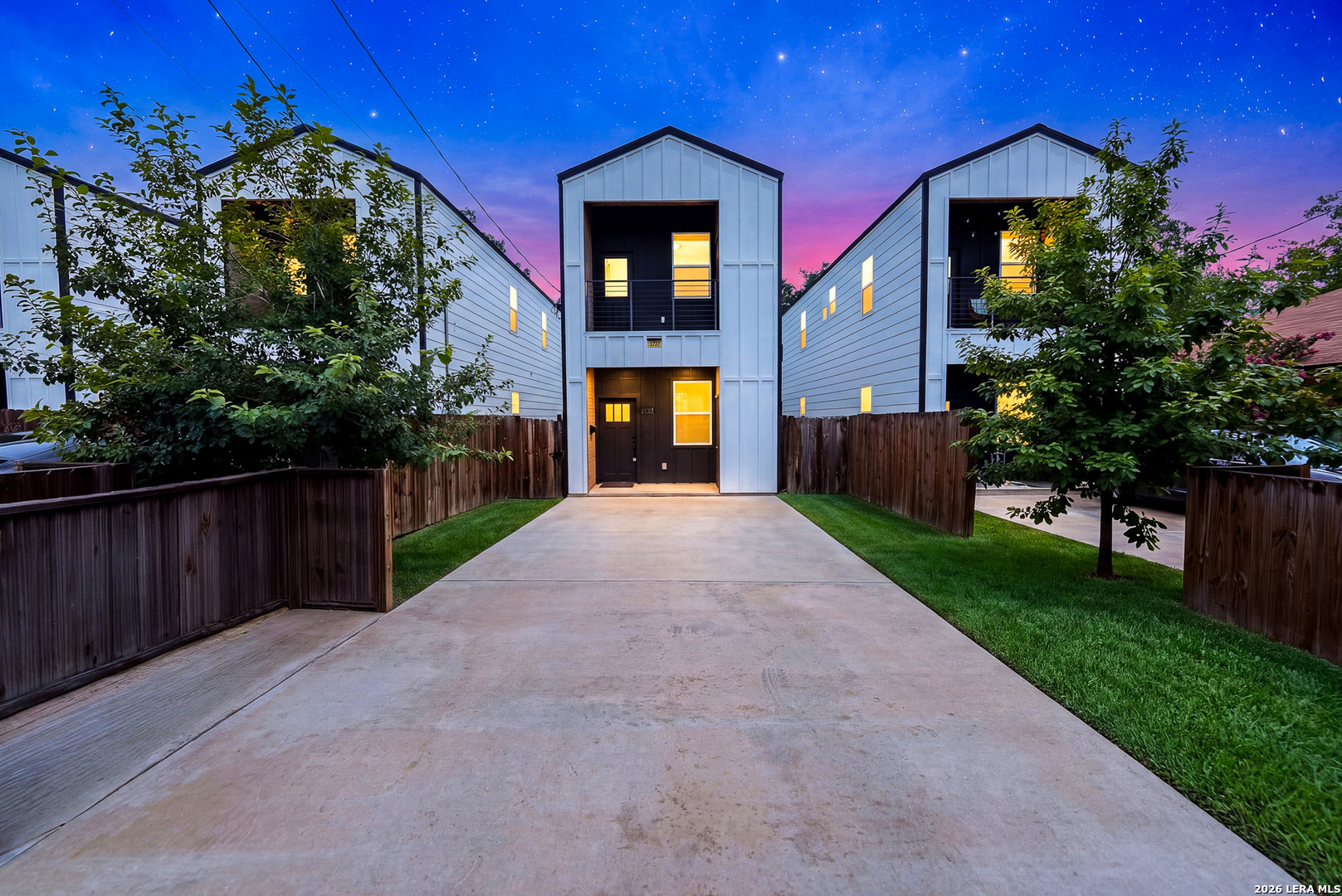 1727 E Crockett Street — photo