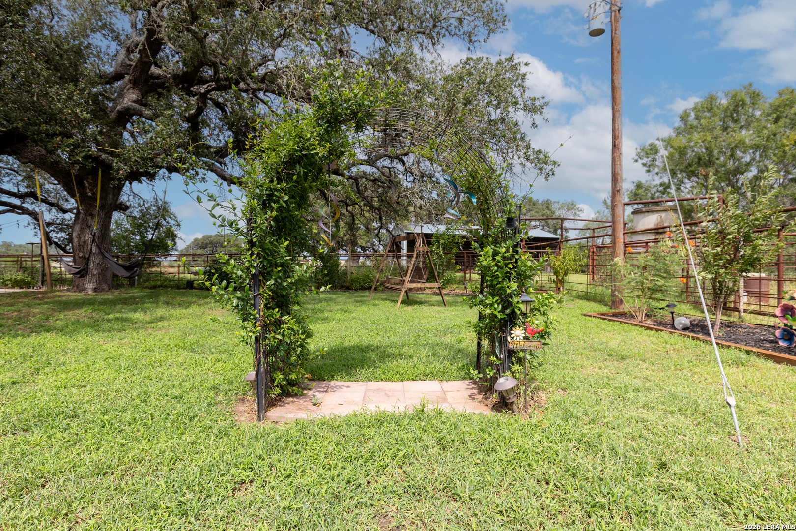 235 County Road 7712, Devine, TX 78016 — photo 2