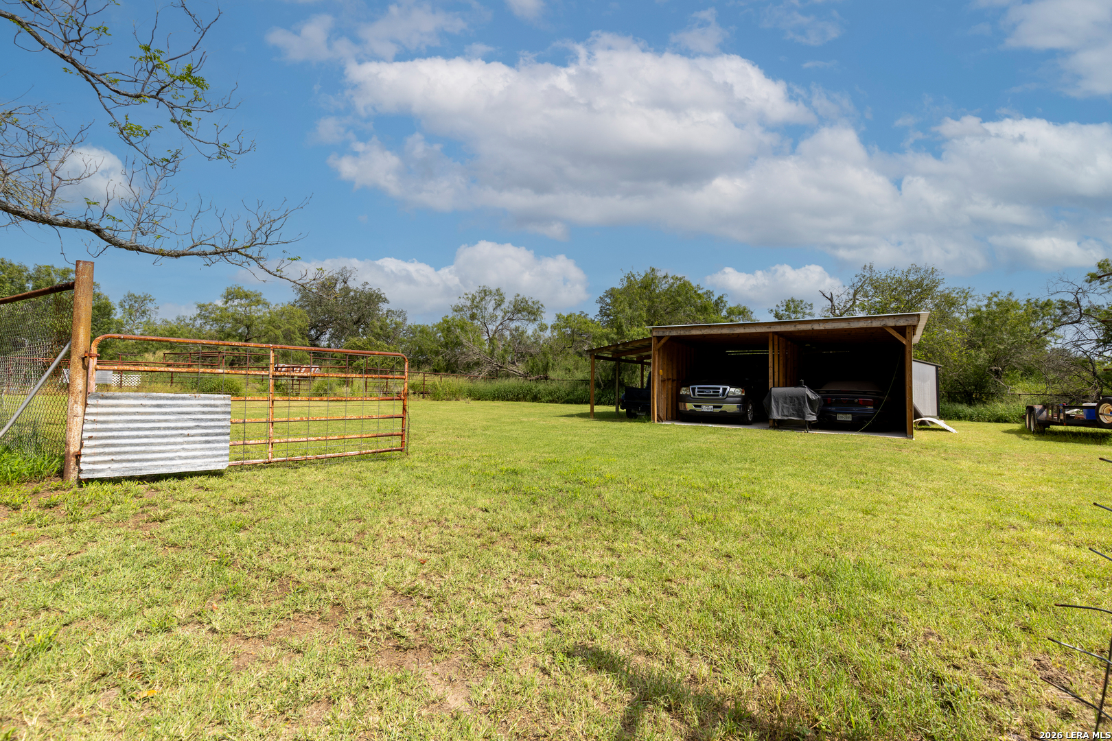 235 County Road 7712, Devine, TX 78016 — photo 3