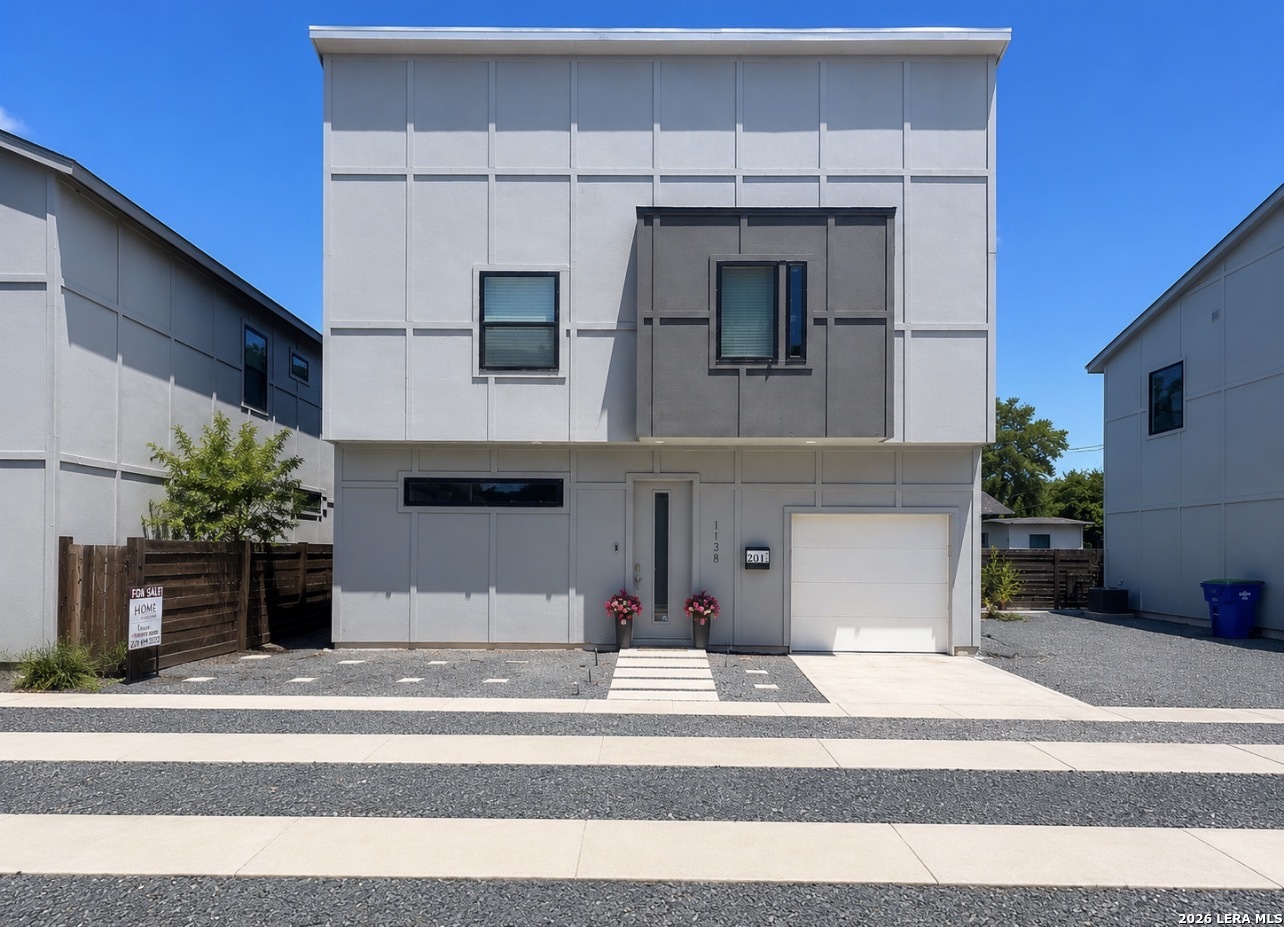 1138 Gibbs Unit 201 — photo