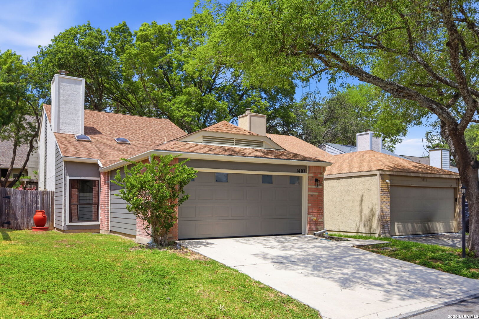 1407 Brook Mdw — photo
