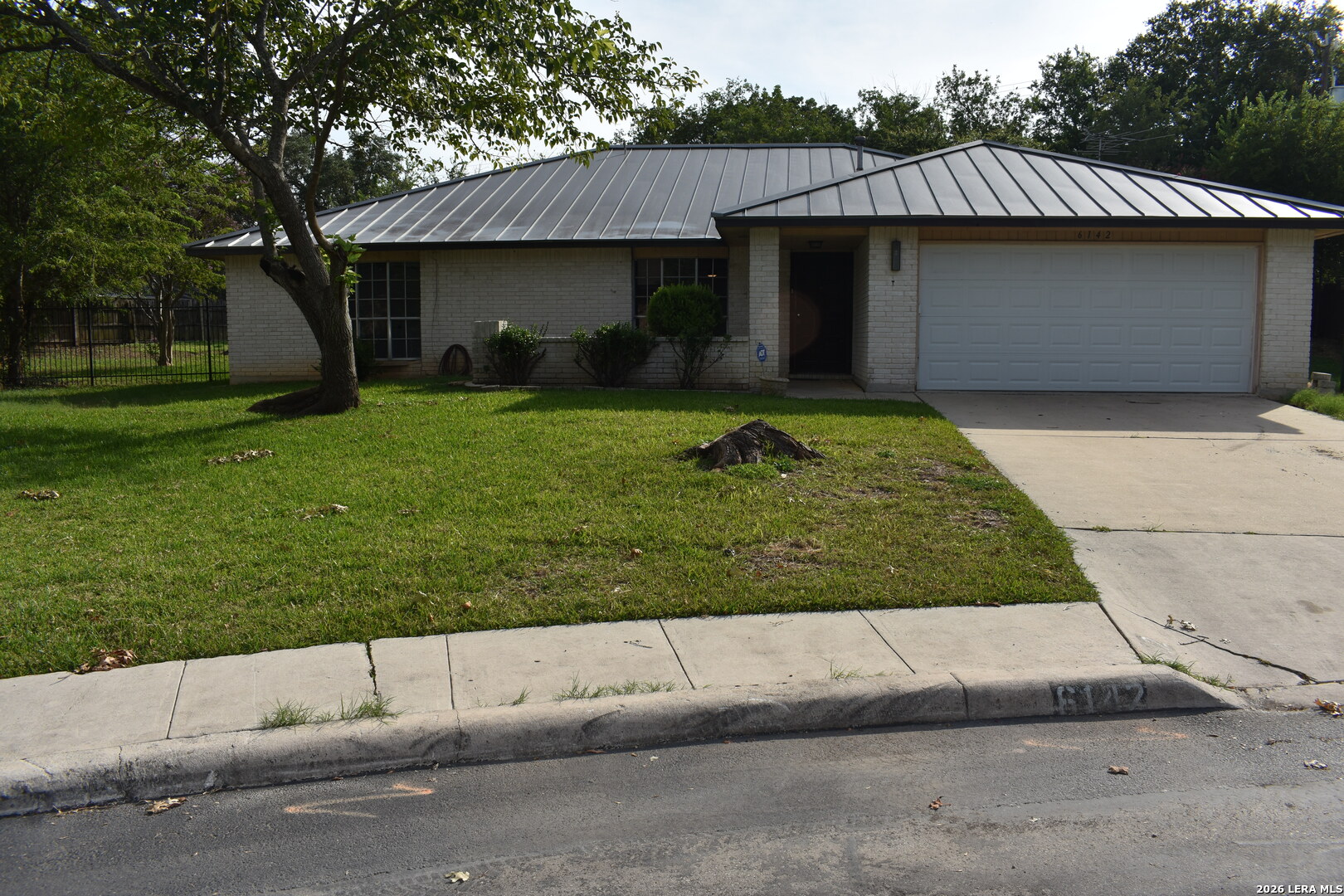 6142 Lyngrove Street — photo