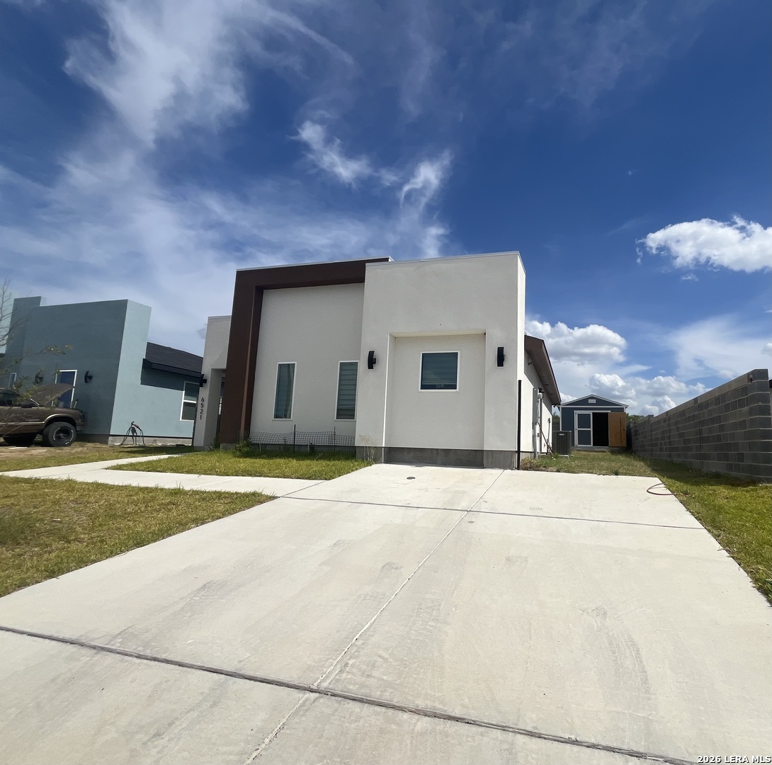 6521 Adenia Lp — photo
