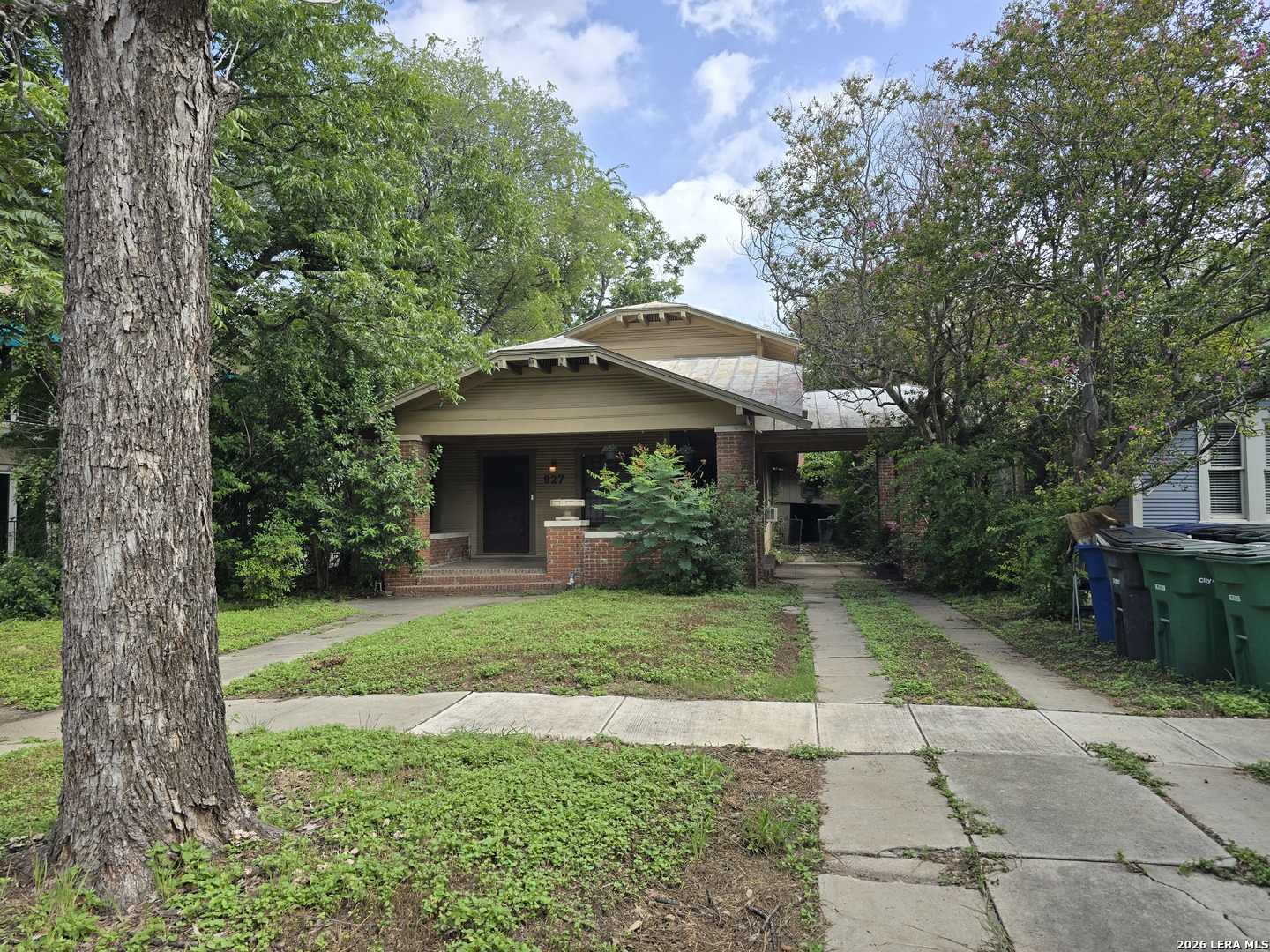 927 W Huisache — photo