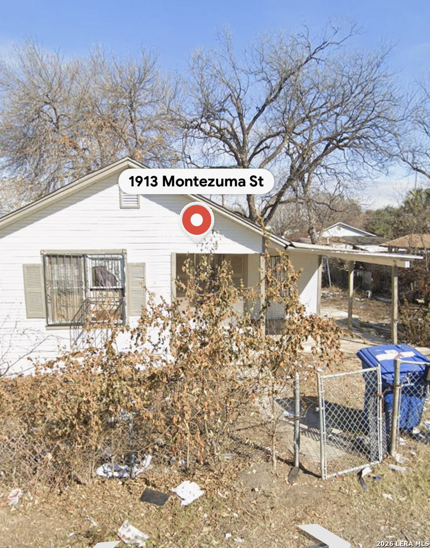 1913 Montezuma Street — photo