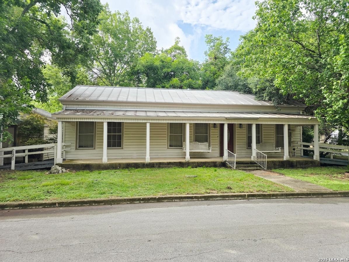 695 W Klingemann Street — photo