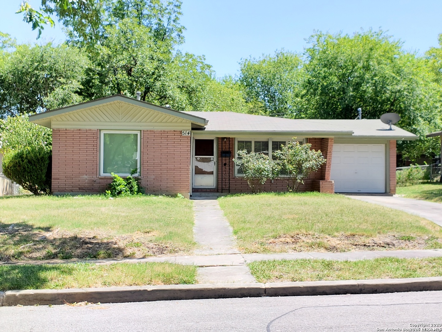 514 Adrian — photo