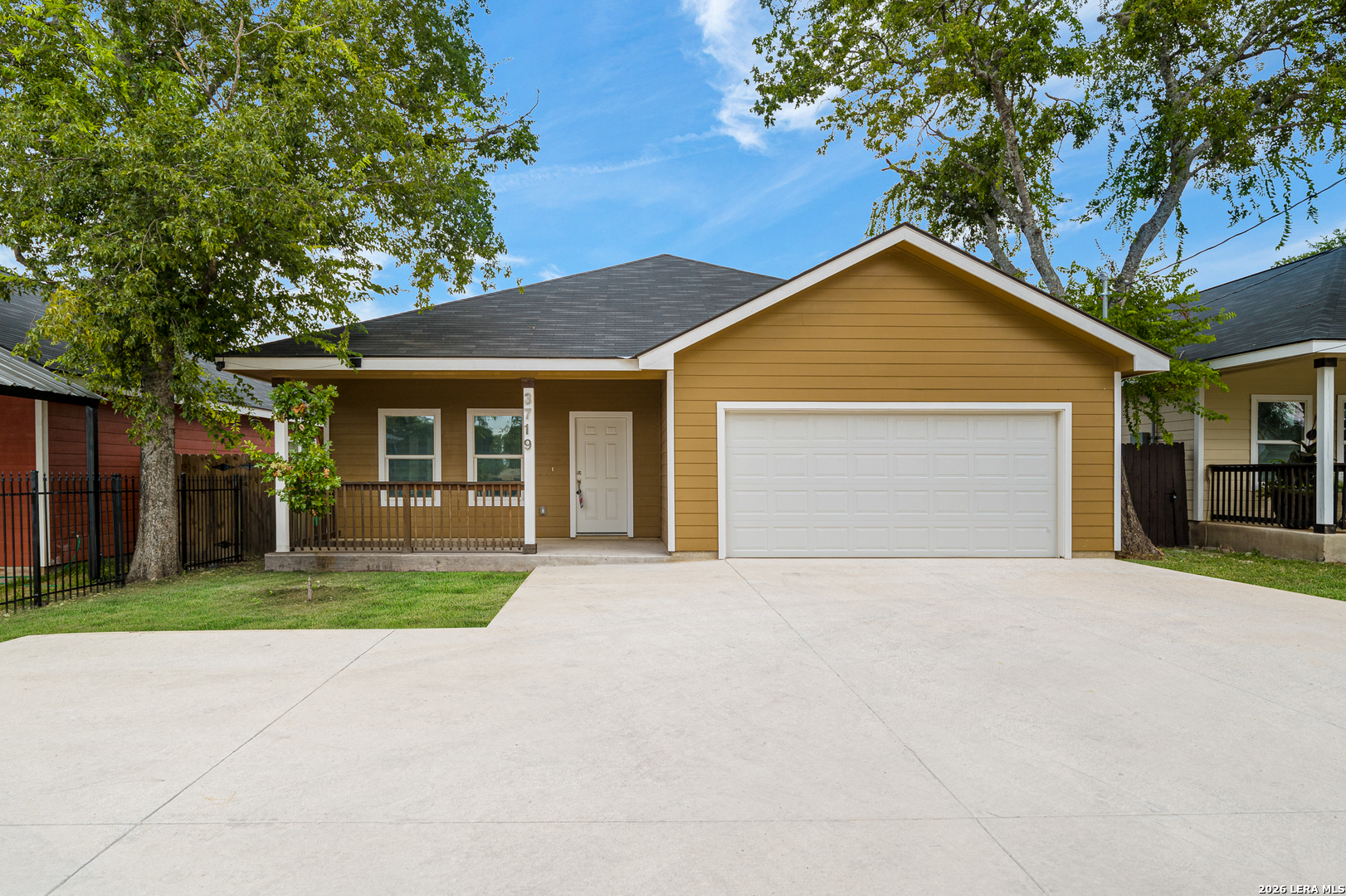 3719 Commercial — photo