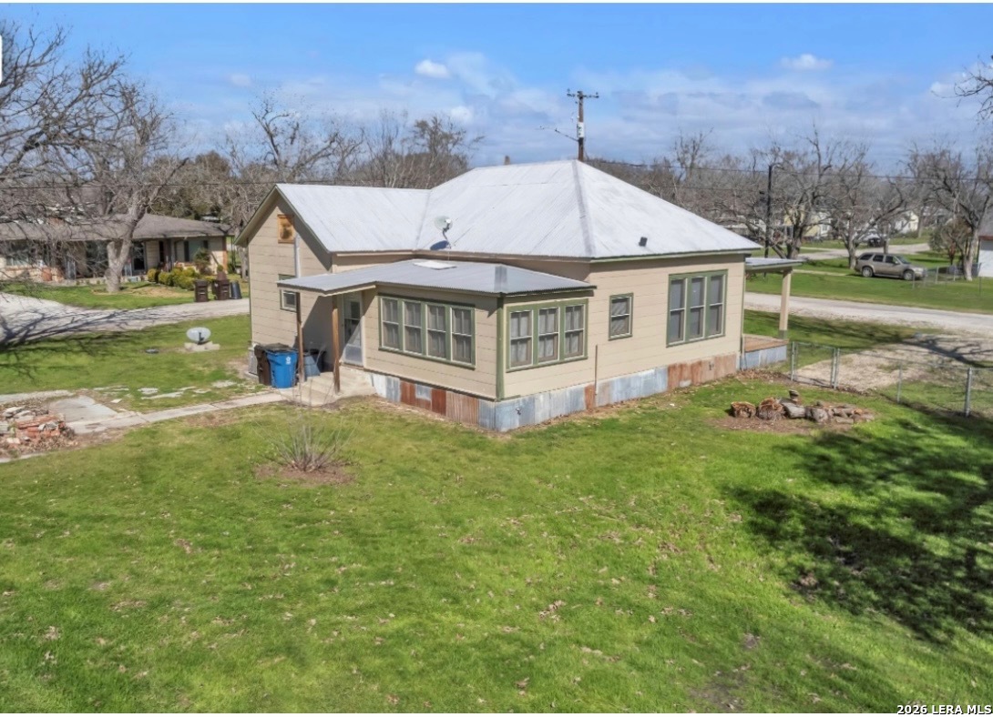 301 N Cunningham, Marion, TX 78124 — photo 2