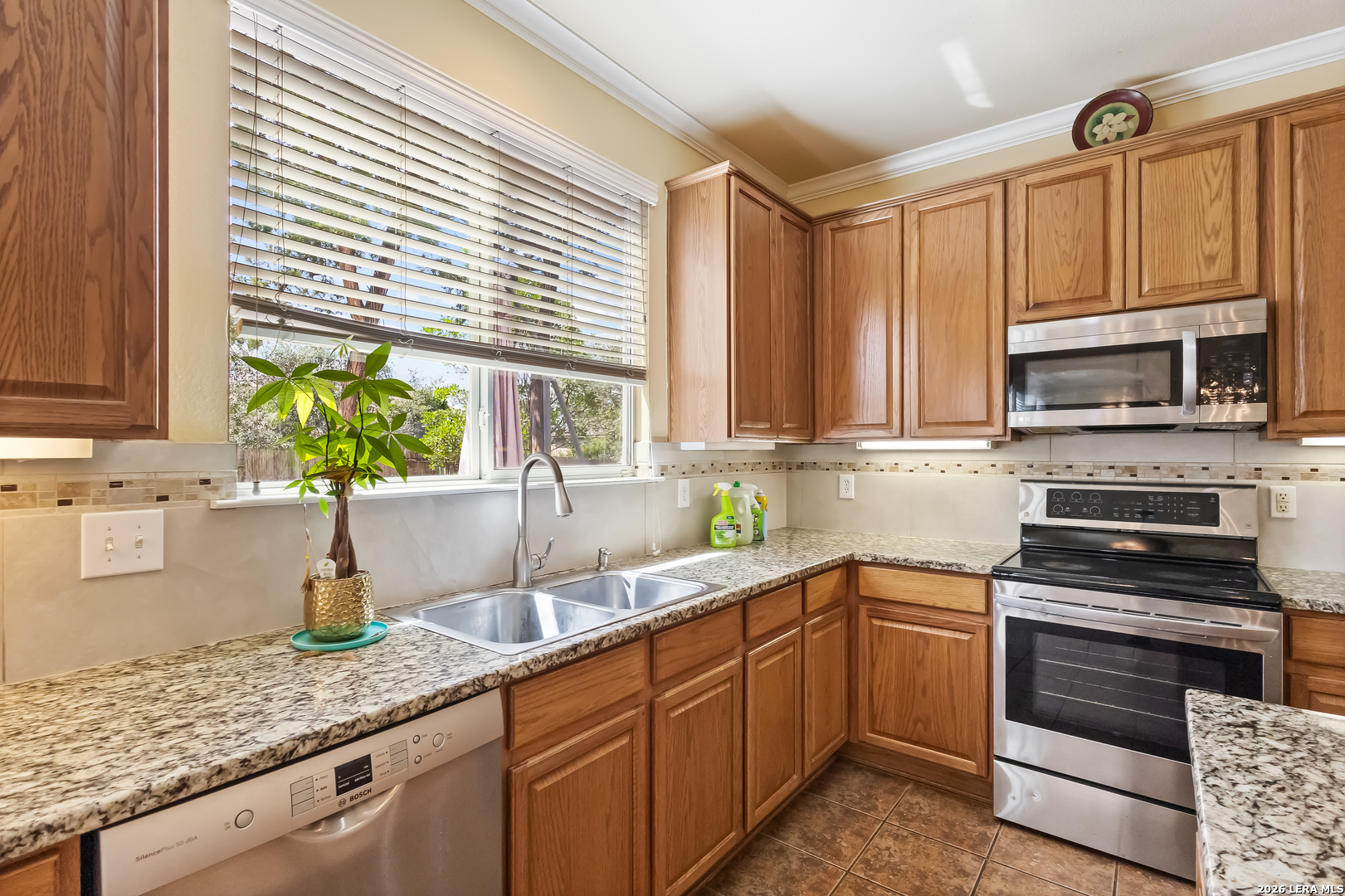 8506 Raton Way, Helotes, TX 78023 — photo 3